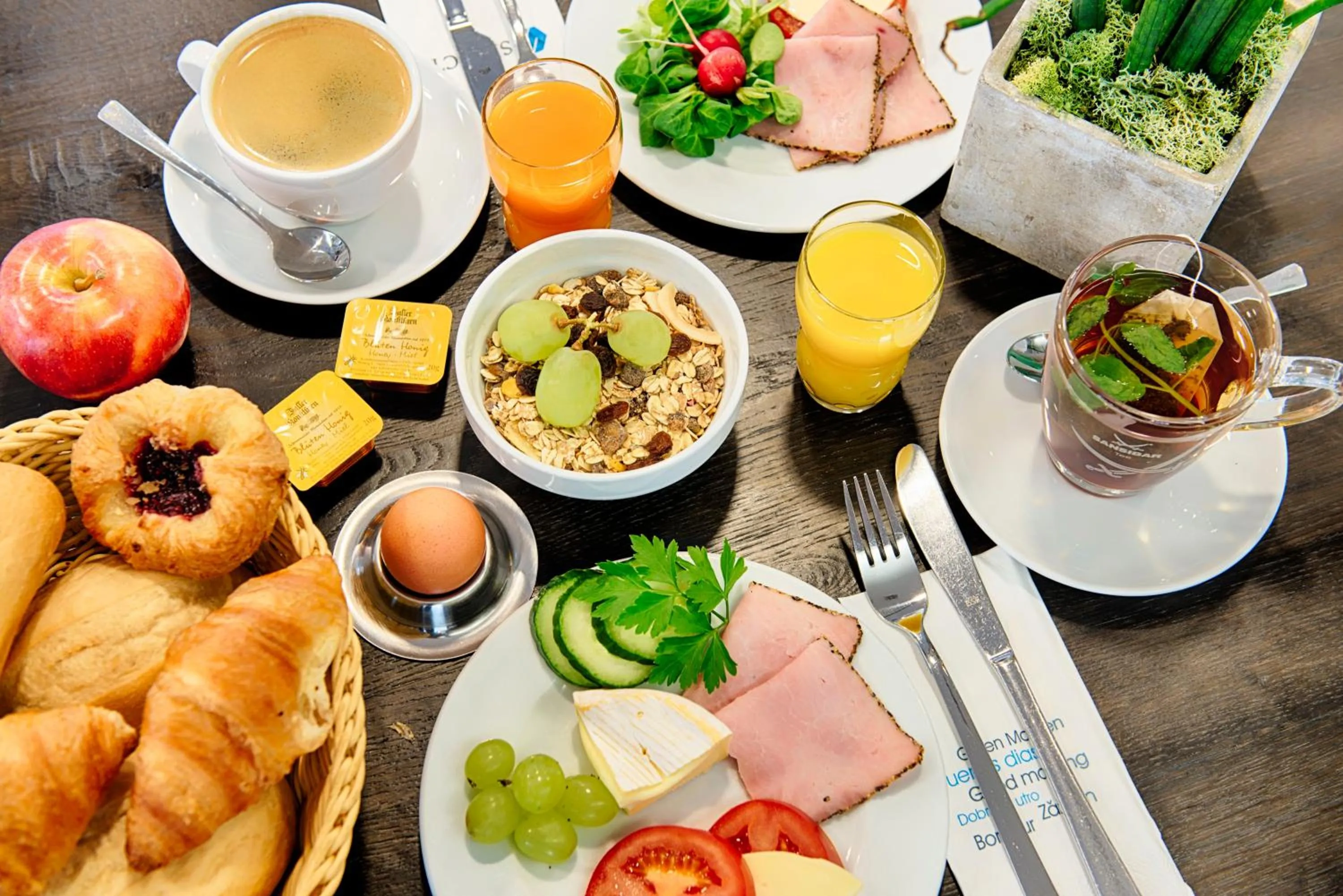 Breakfast in Hotel Elisenhof Mönchengladbach