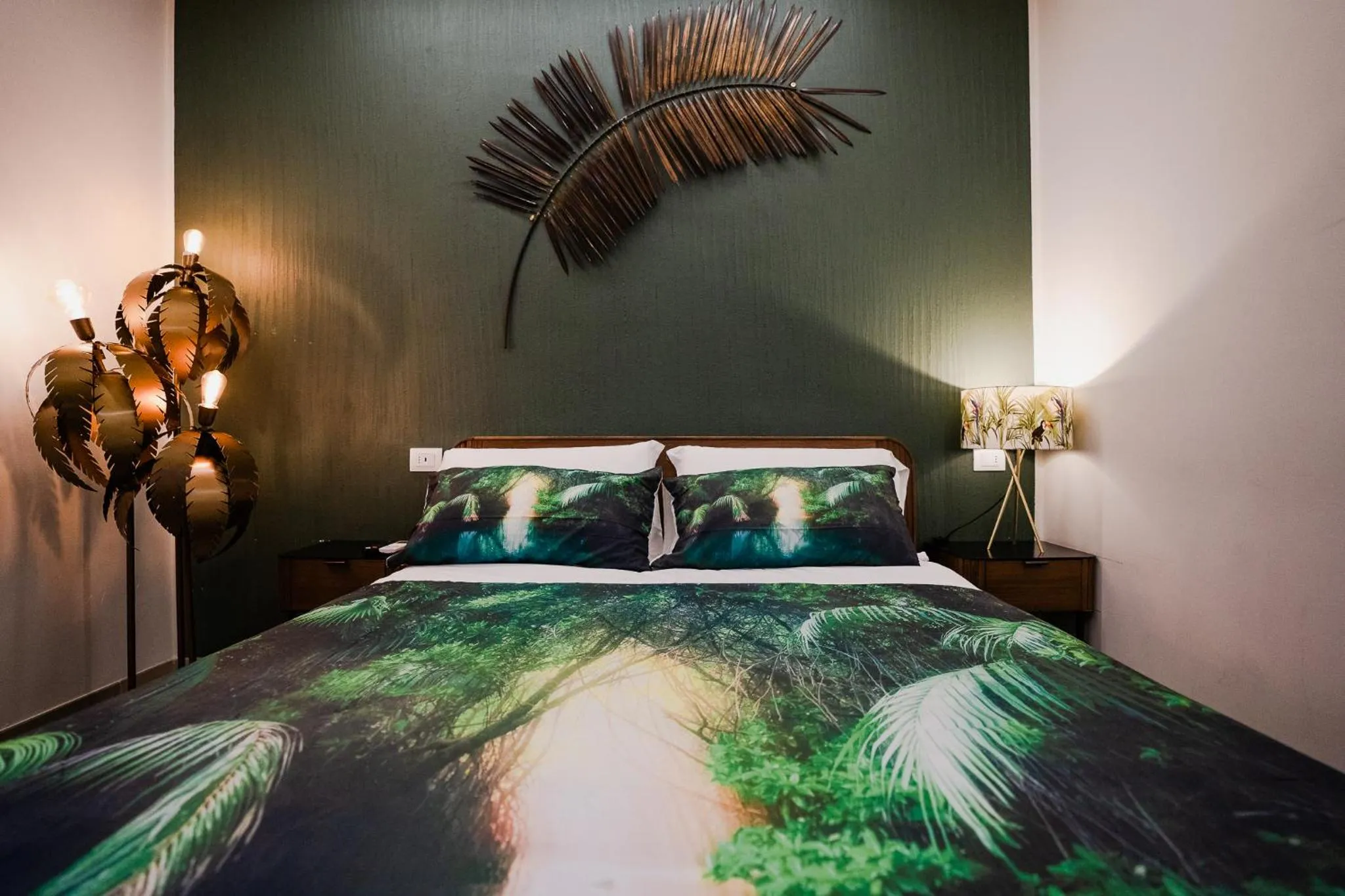 Bed in Le Boutique Luxury Rooms diffused in Historic Center