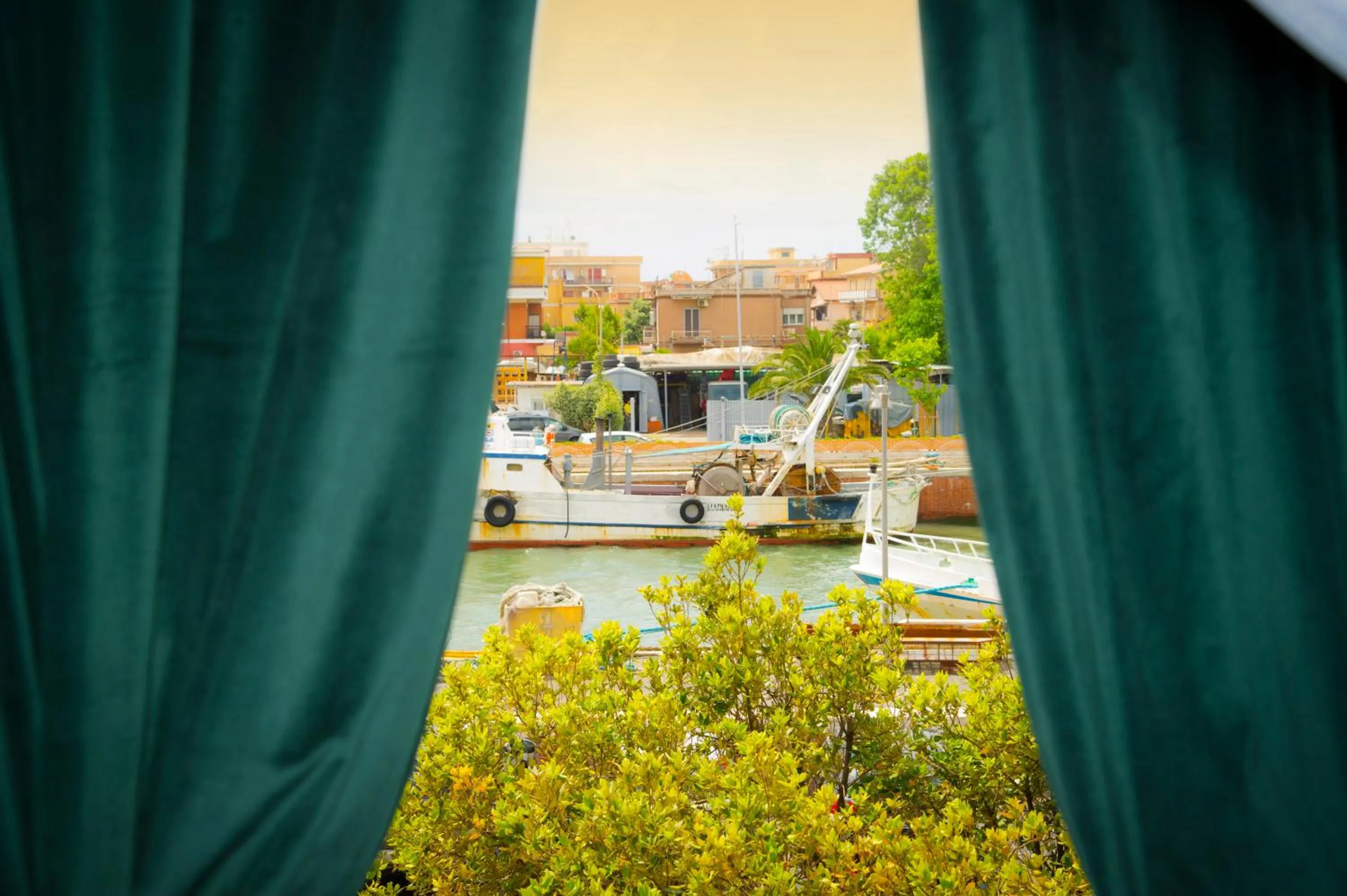 Le Boutique Luxury Rooms diffused in Historic Center