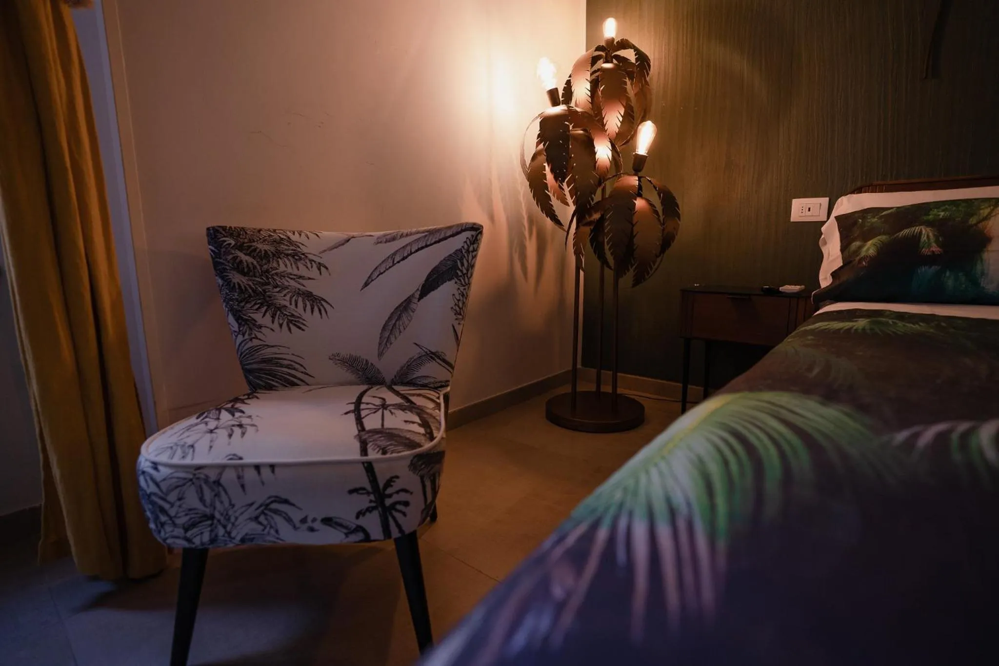 Bed in Le Boutique Luxury Rooms diffused in Historic Center