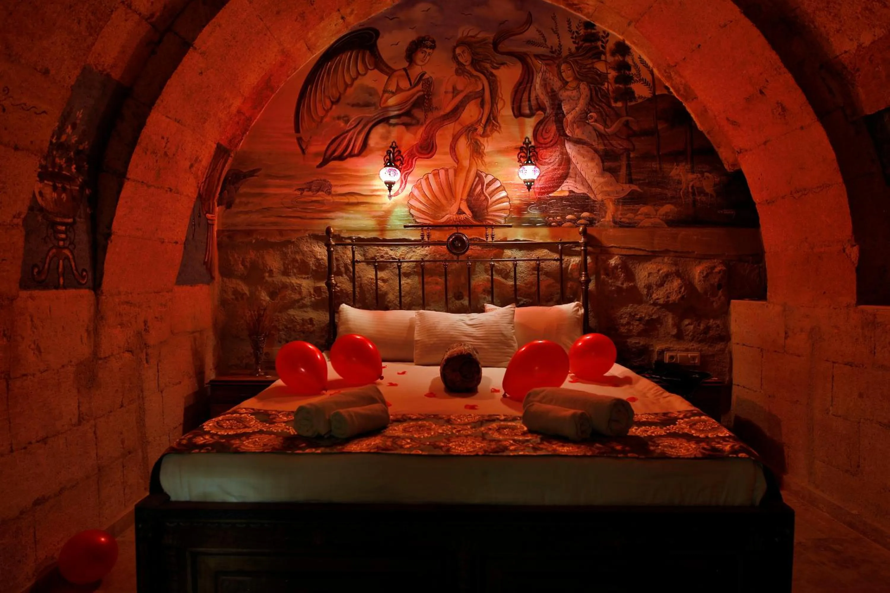 Bed in Casia Cave Suites