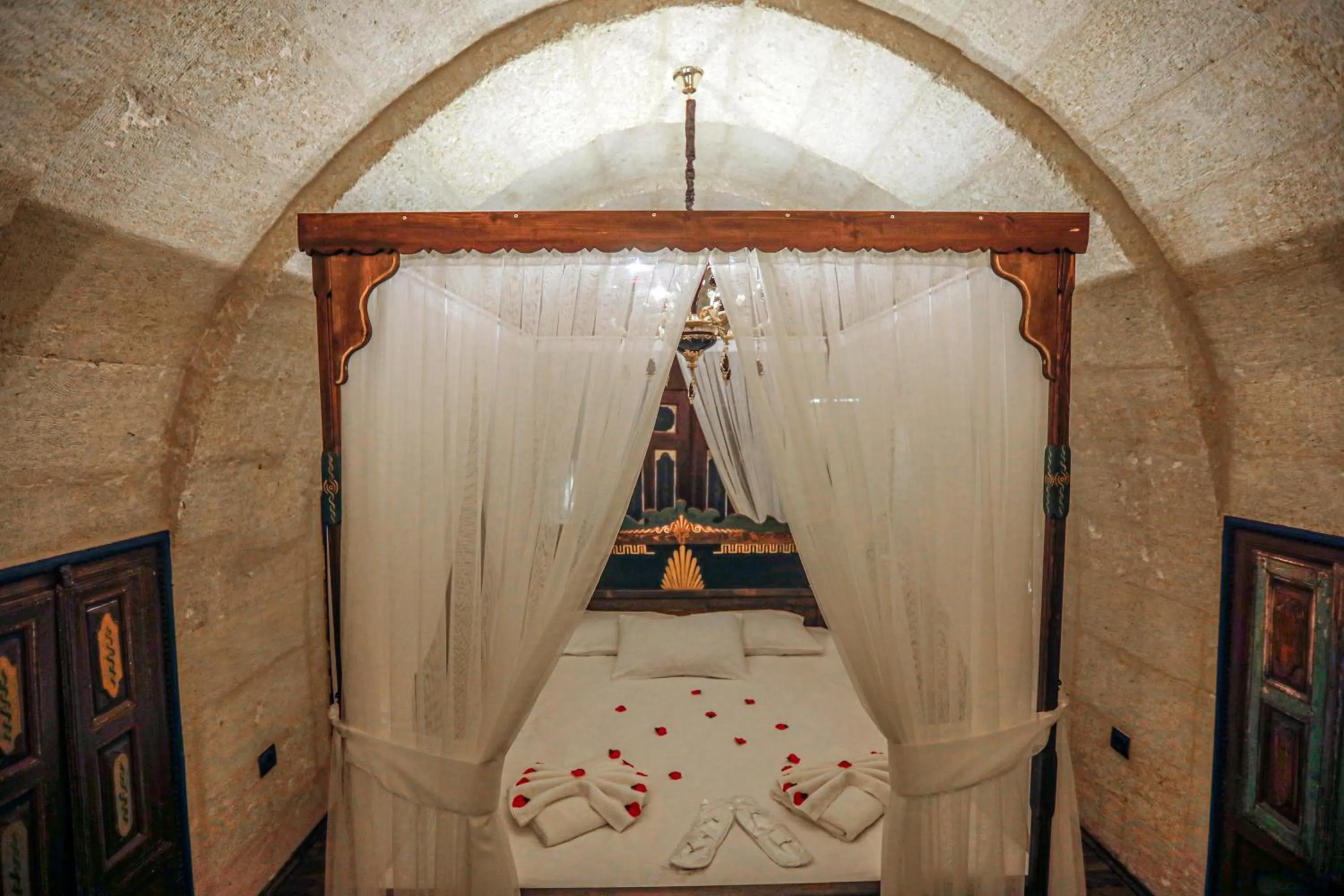 Bed in Casia Cave Suites