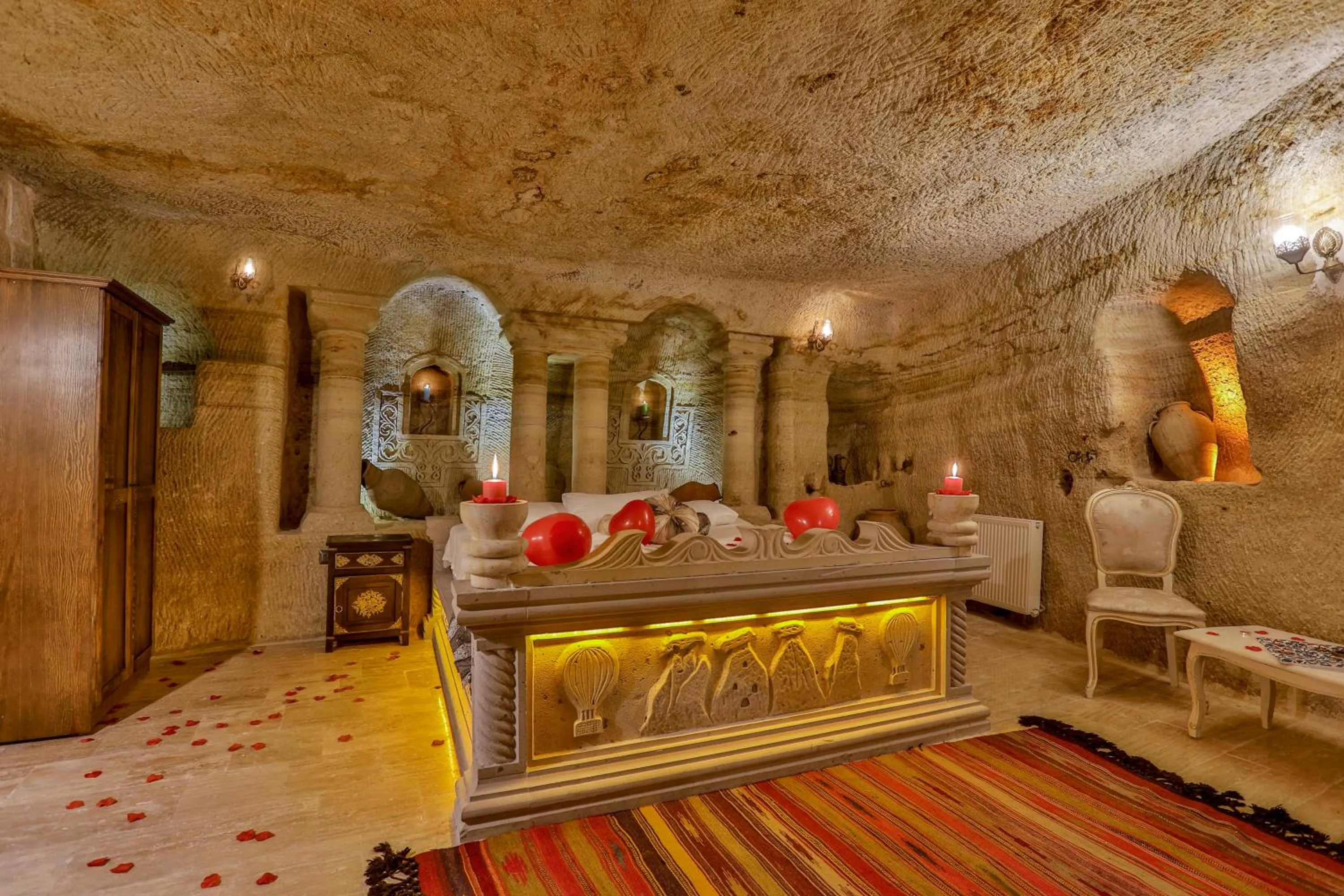 Bed in Casia Cave Suites