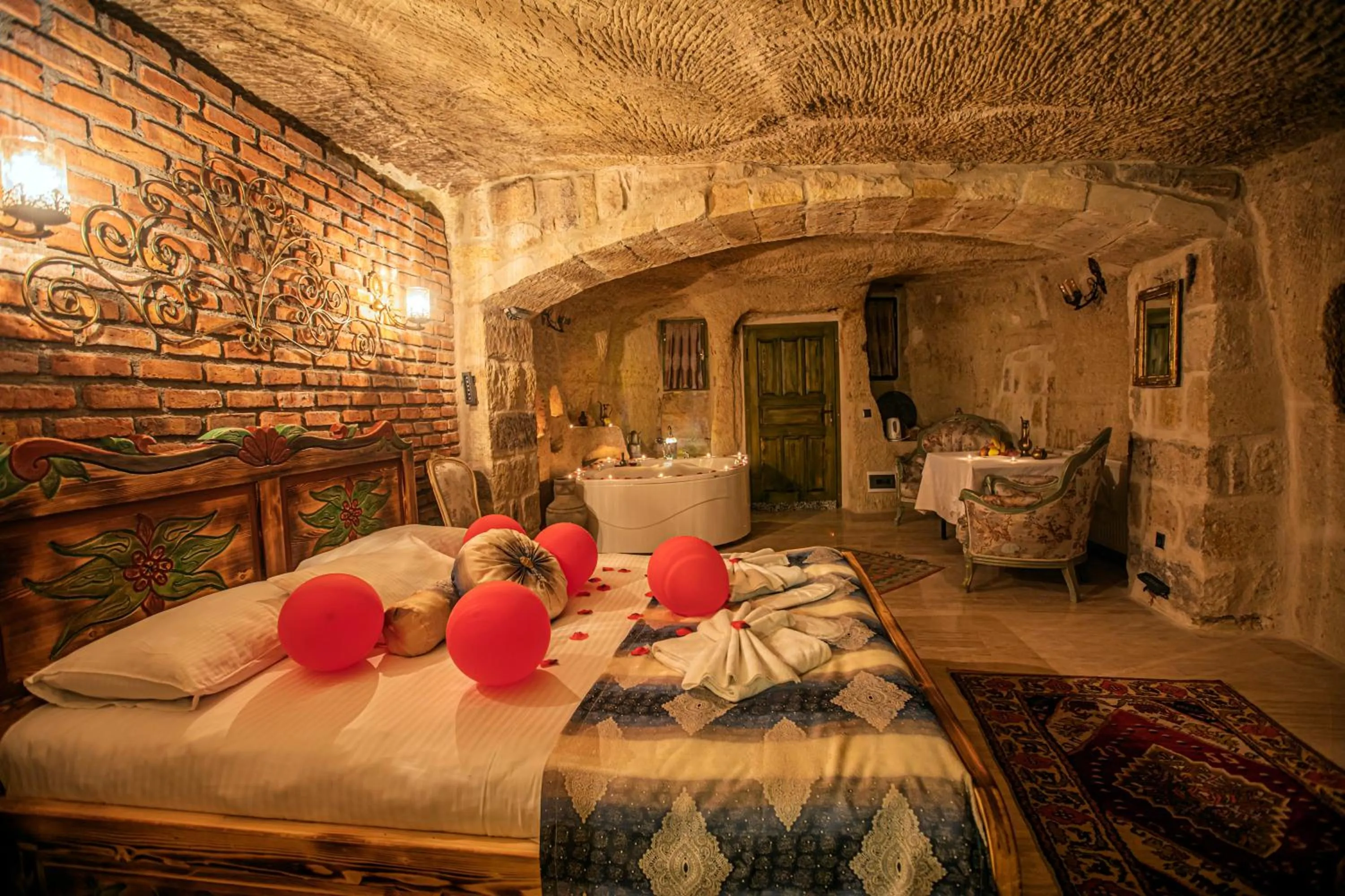 Bed in Casia Cave Suites