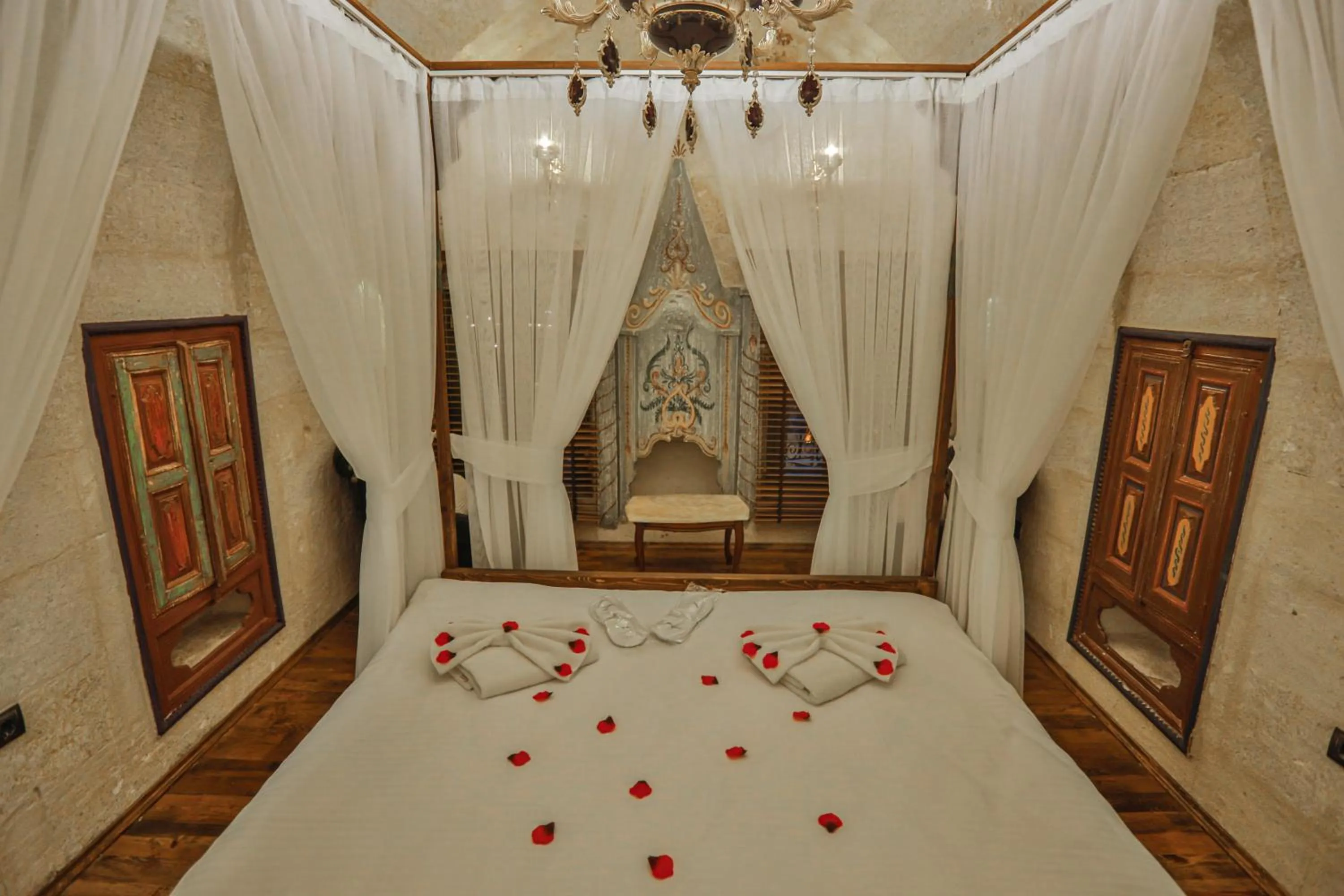 Bed in Casia Cave Suites