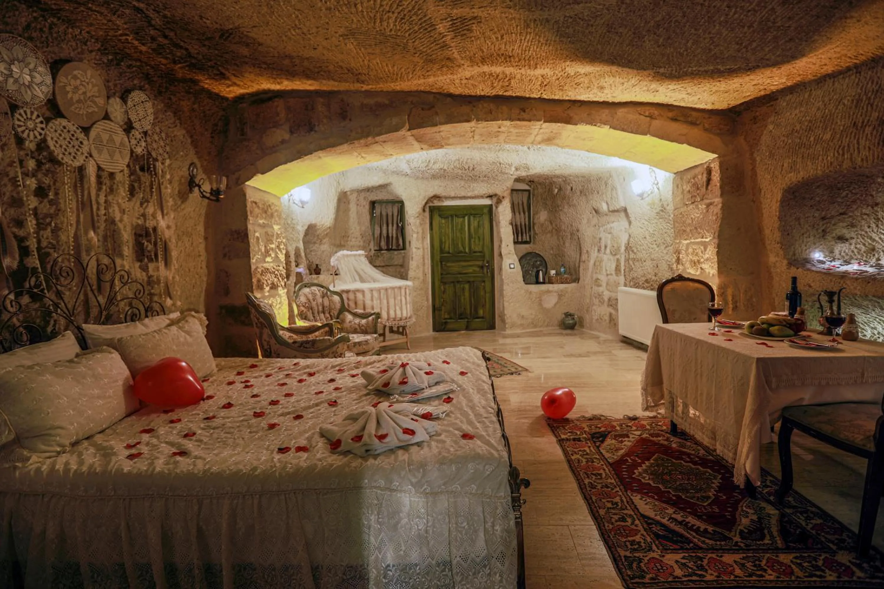 Bed in Casia Cave Suites