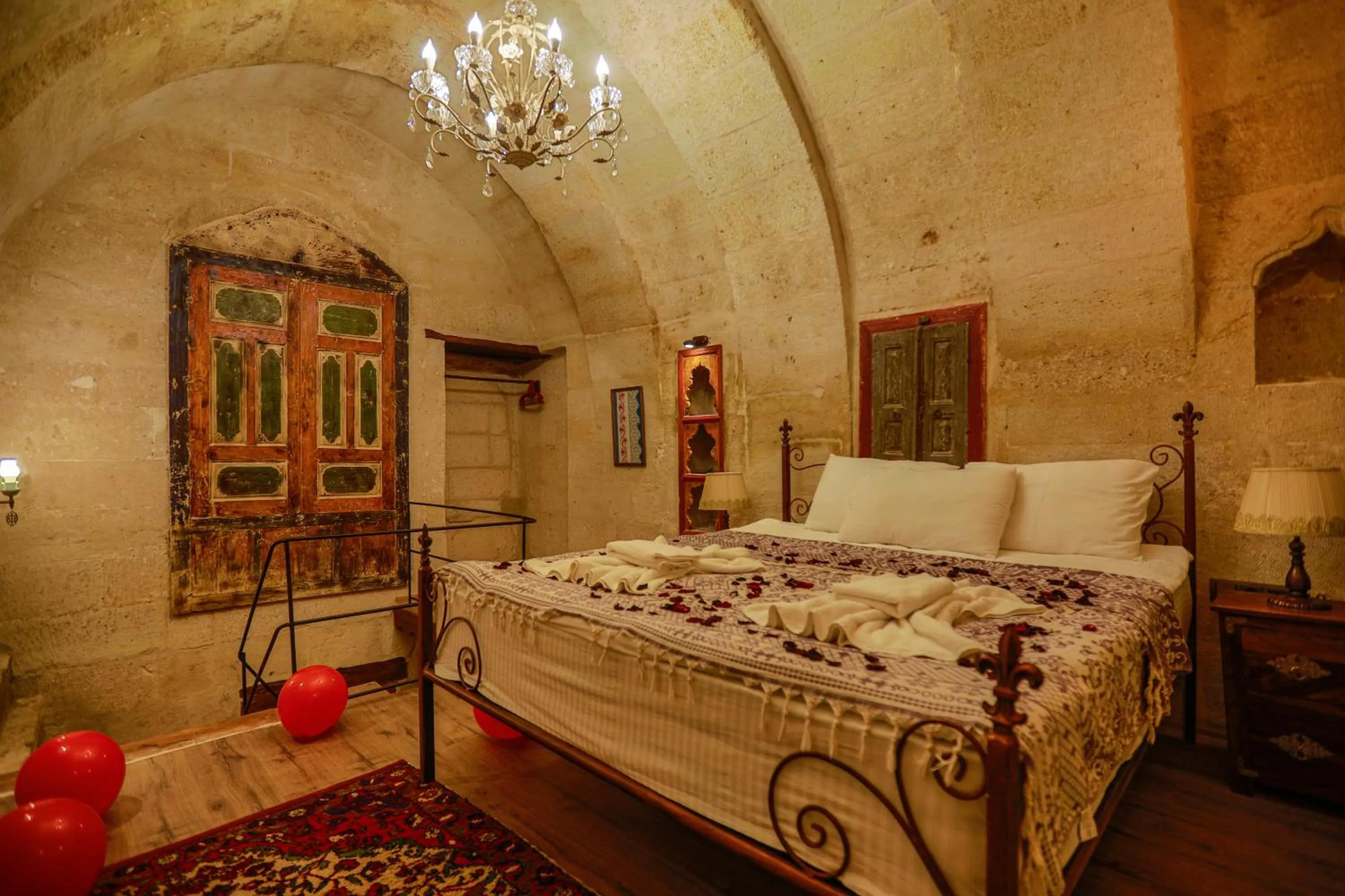 Bed in Casia Cave Suites