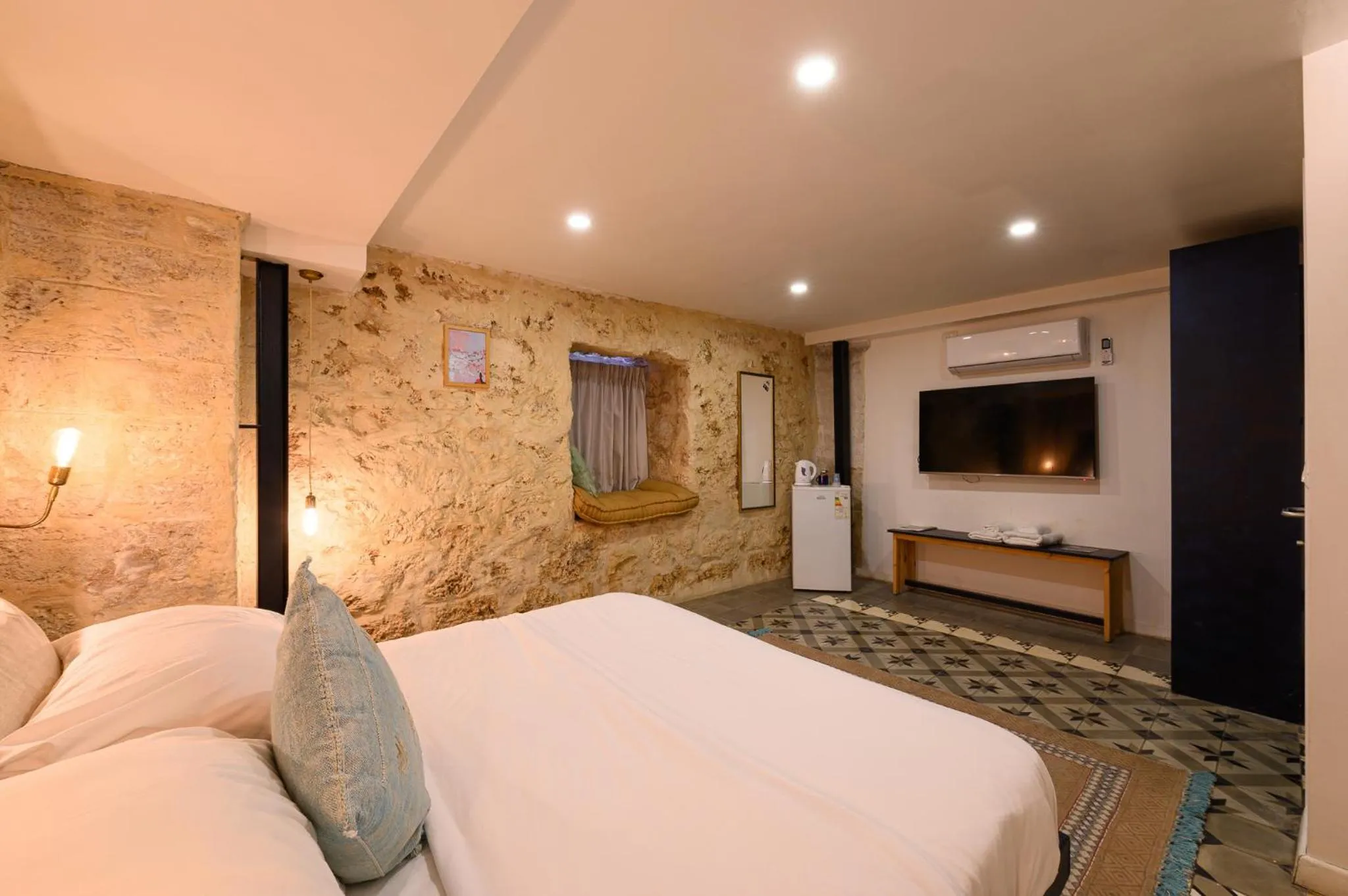 Photo of the whole room, Bed in Tel-Aviv LALA Boutique Hotel