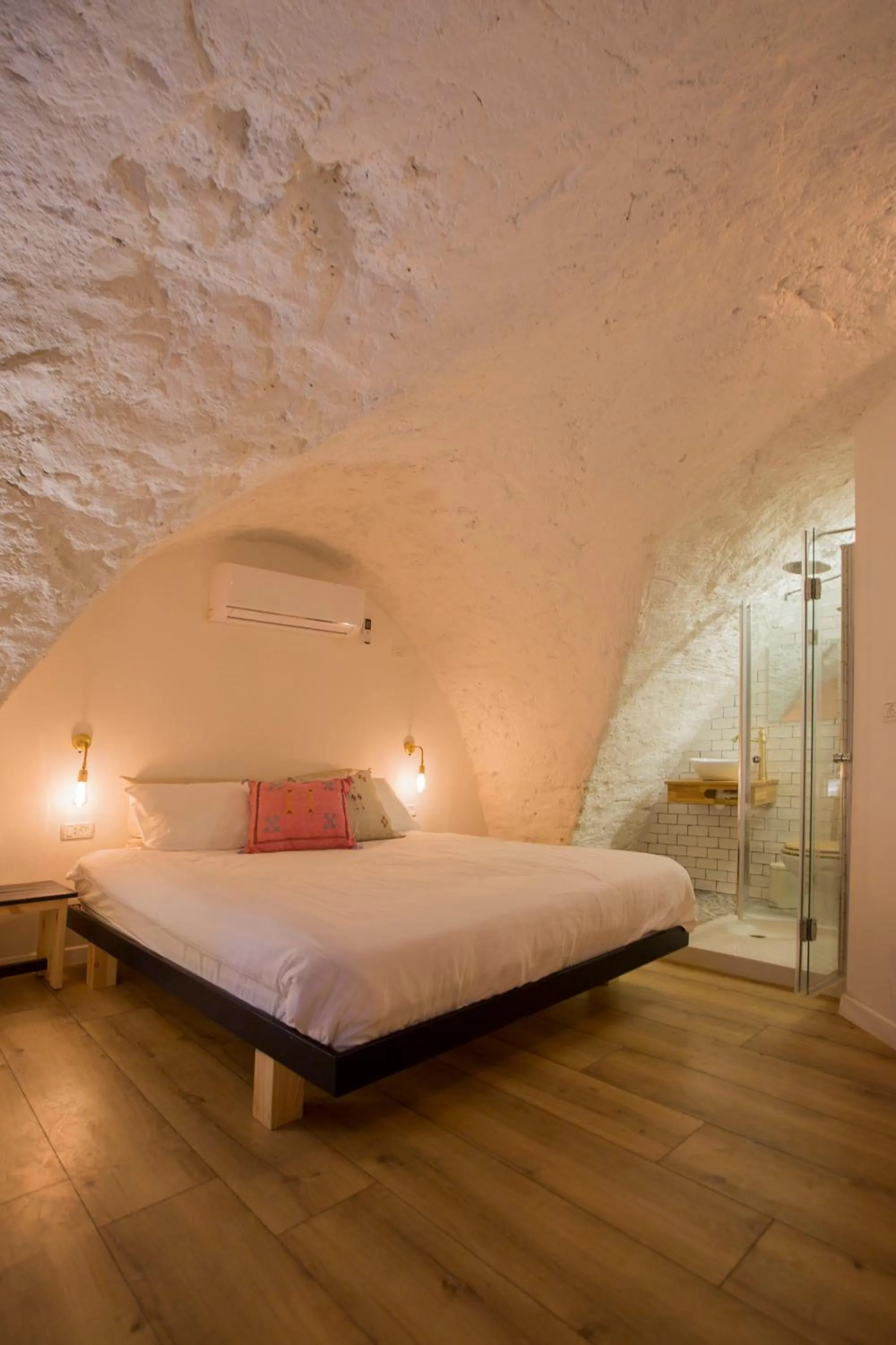 Photo of the whole room, Bed in Tel-Aviv LALA Boutique Hotel