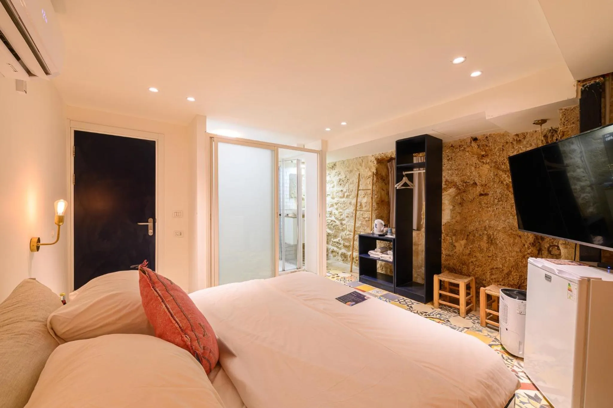 Bed in Tel-Aviv LALA Boutique Hotel