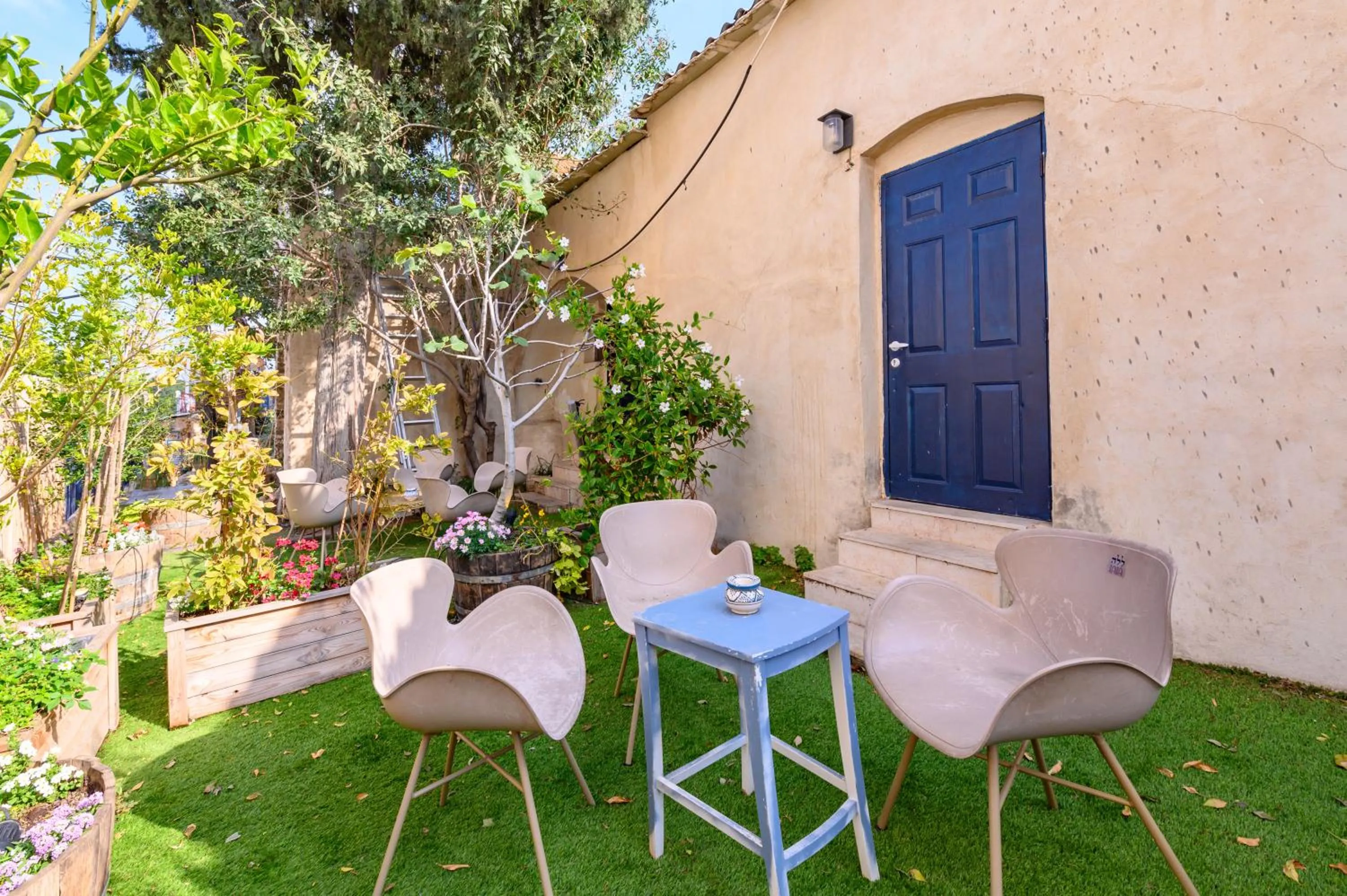 Garden in Tel-Aviv LALA Boutique Hotel