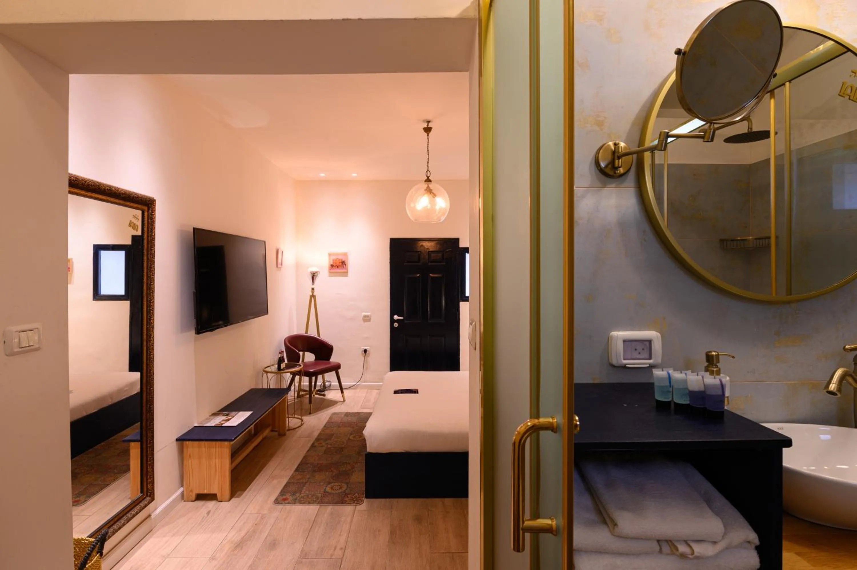 Bed in Tel-Aviv LALA Boutique Hotel