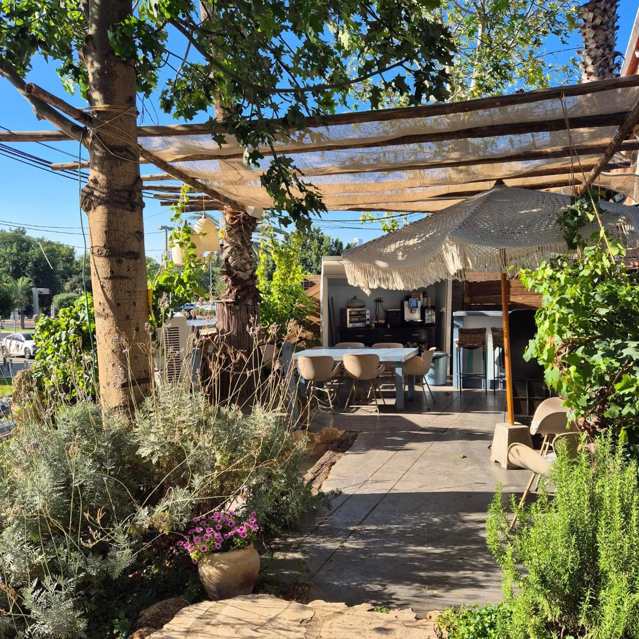 Garden in Tel-Aviv LALA Boutique Hotel