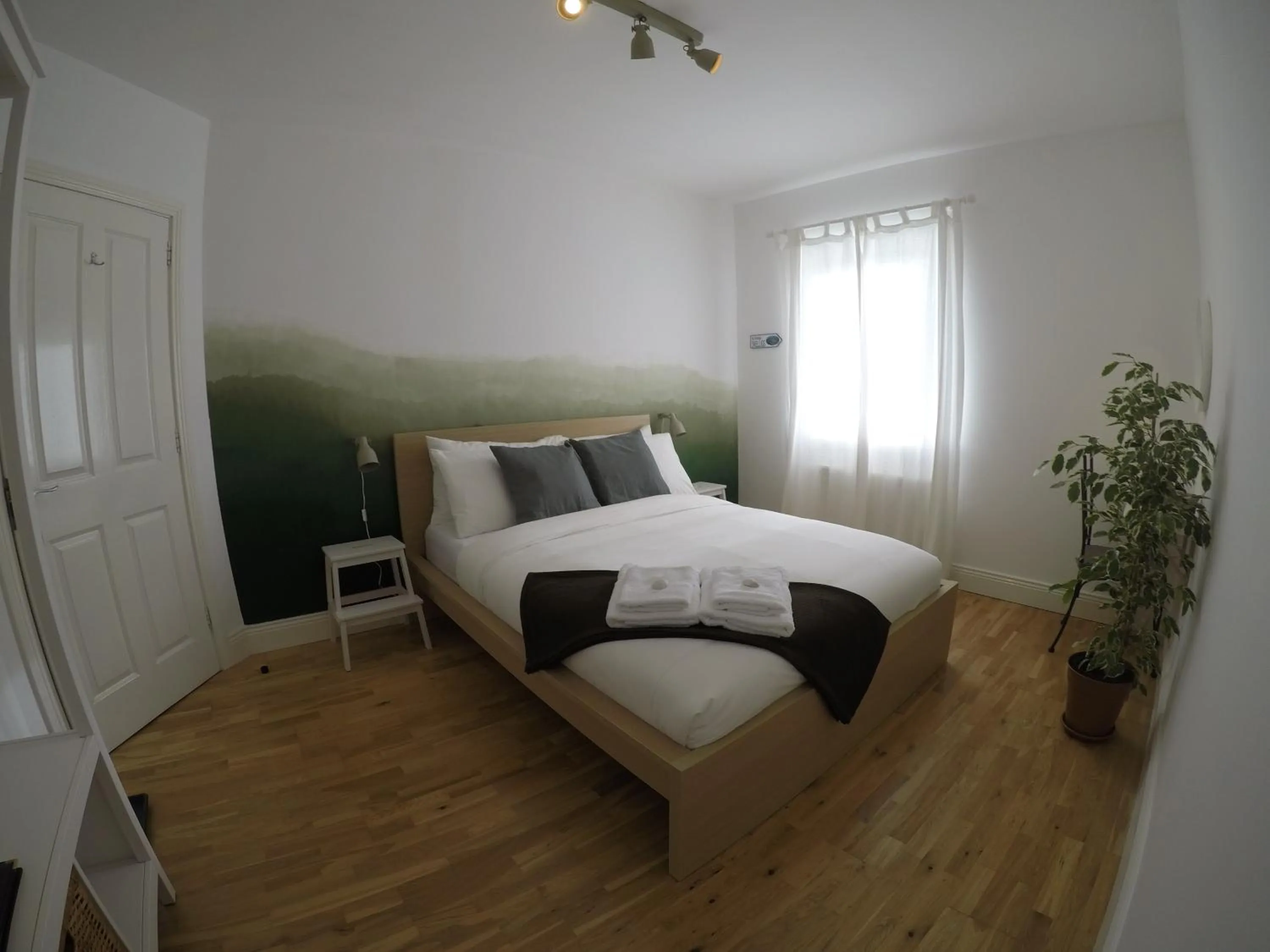 Photo of the whole room, Bed in Seagull Cottage B&B