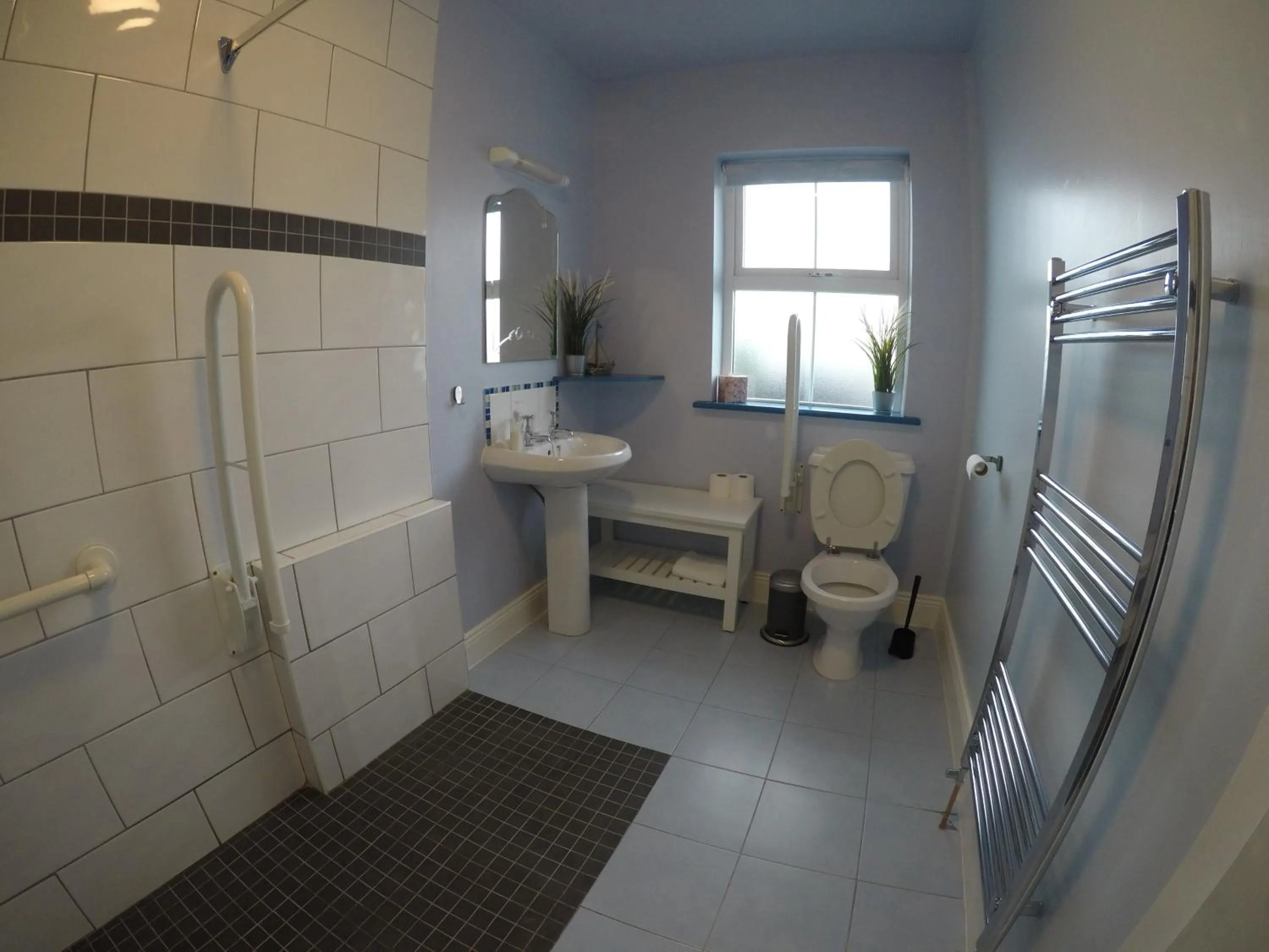 Bathroom in Seagull Cottage B&B