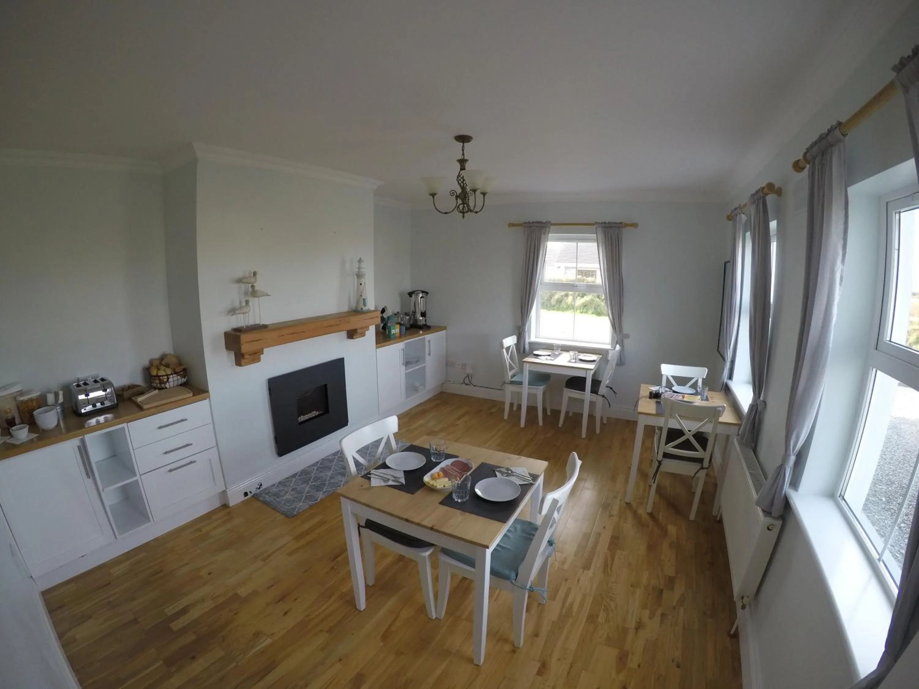 Dining area in Seagull Cottage B&B