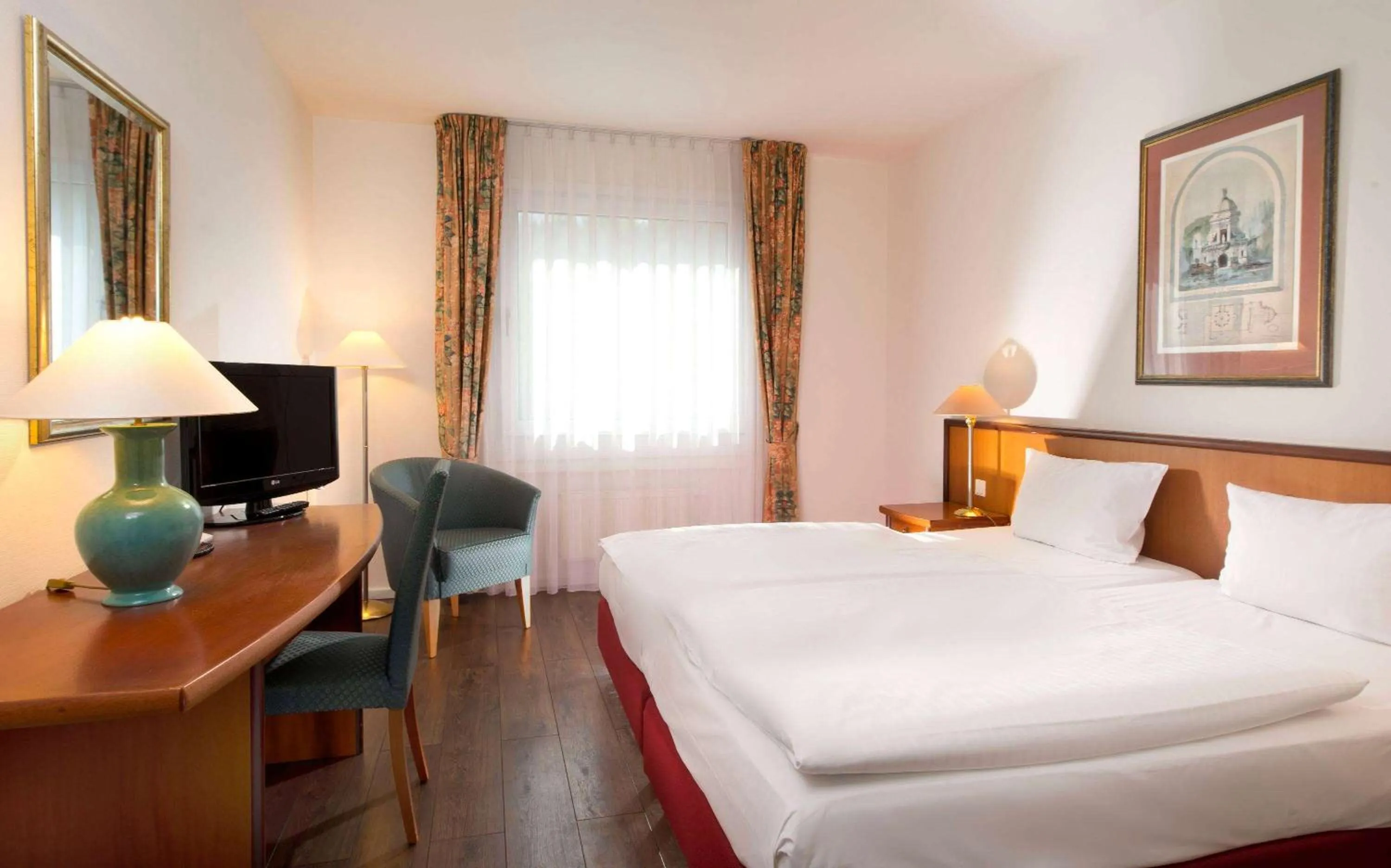 Photo of the whole room, Bed in Wyndham Garden Hennigsdorf Berlin