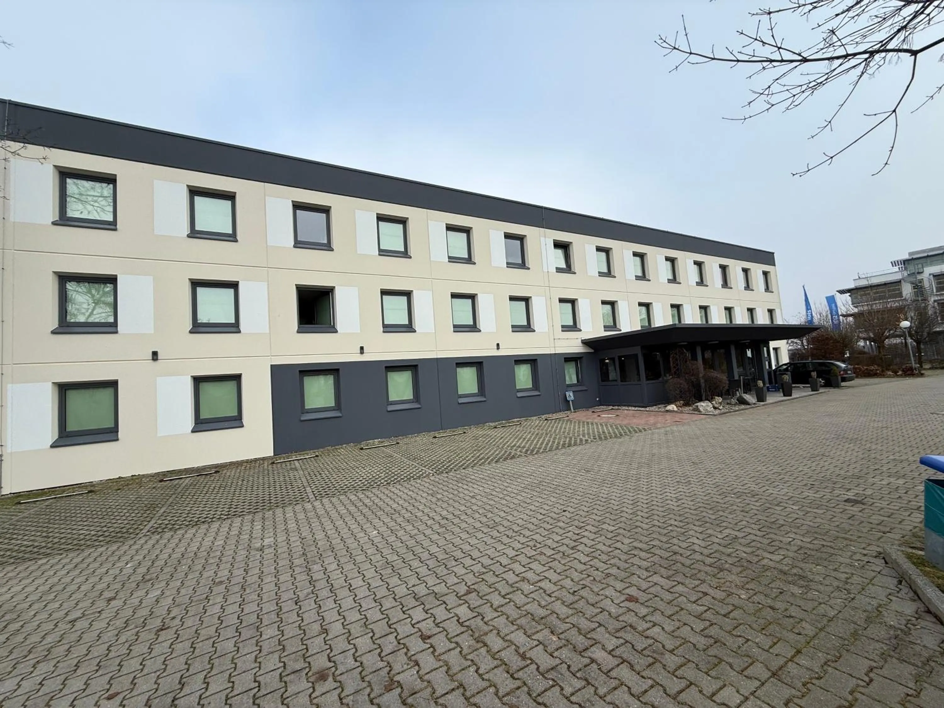 Property building in ibis budget Muenchen Putzbrunn