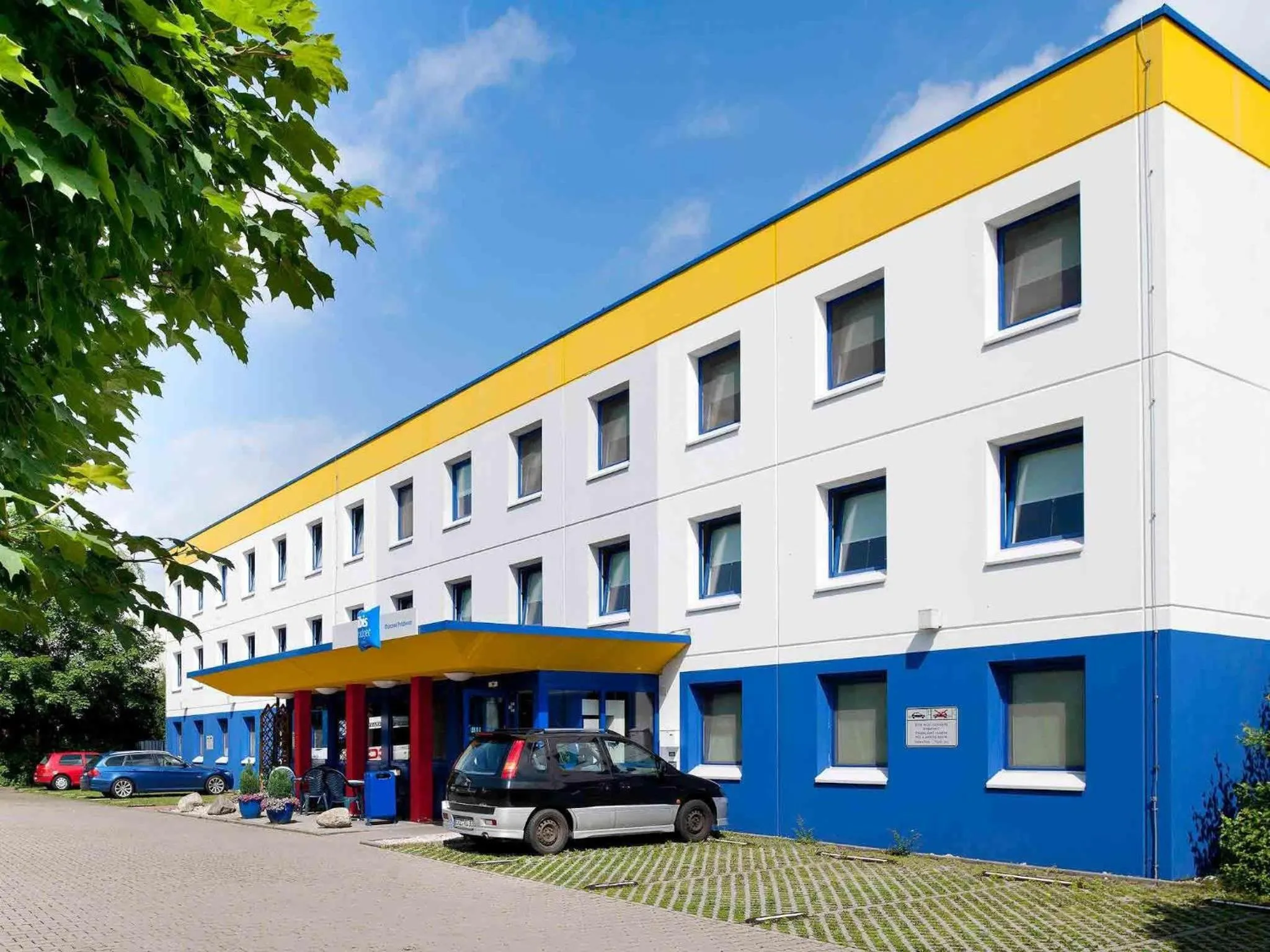 Property building in ibis budget Muenchen Putzbrunn
