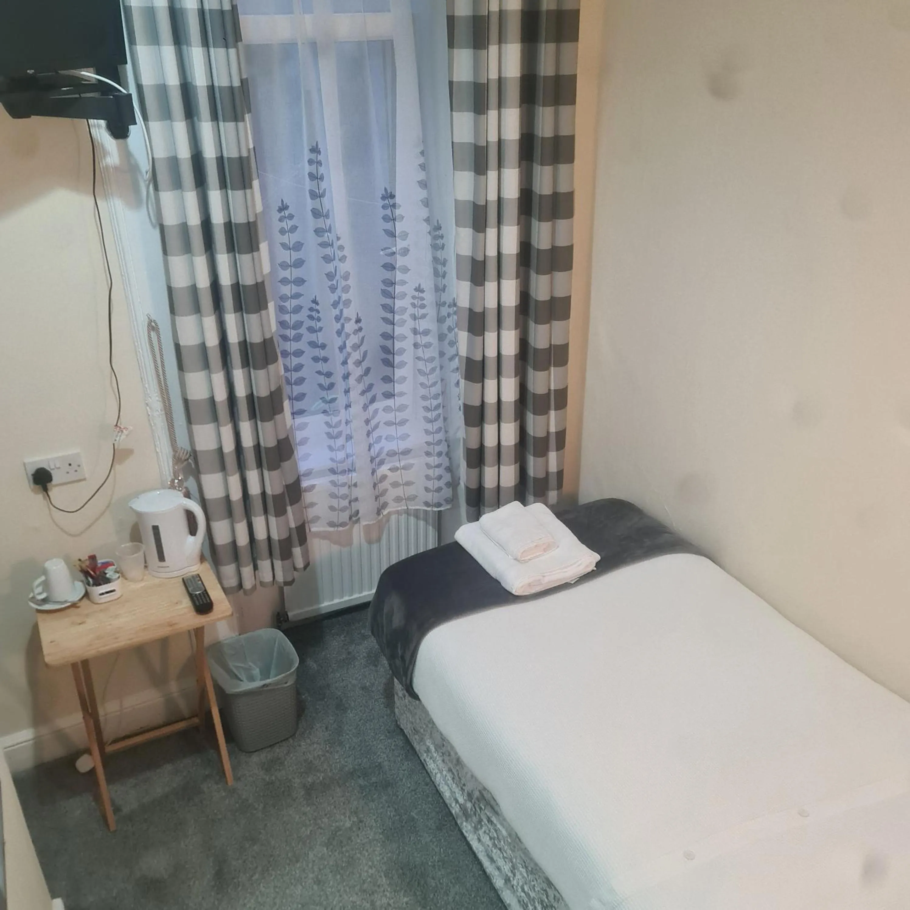 Bed in Glenmoore Guest House