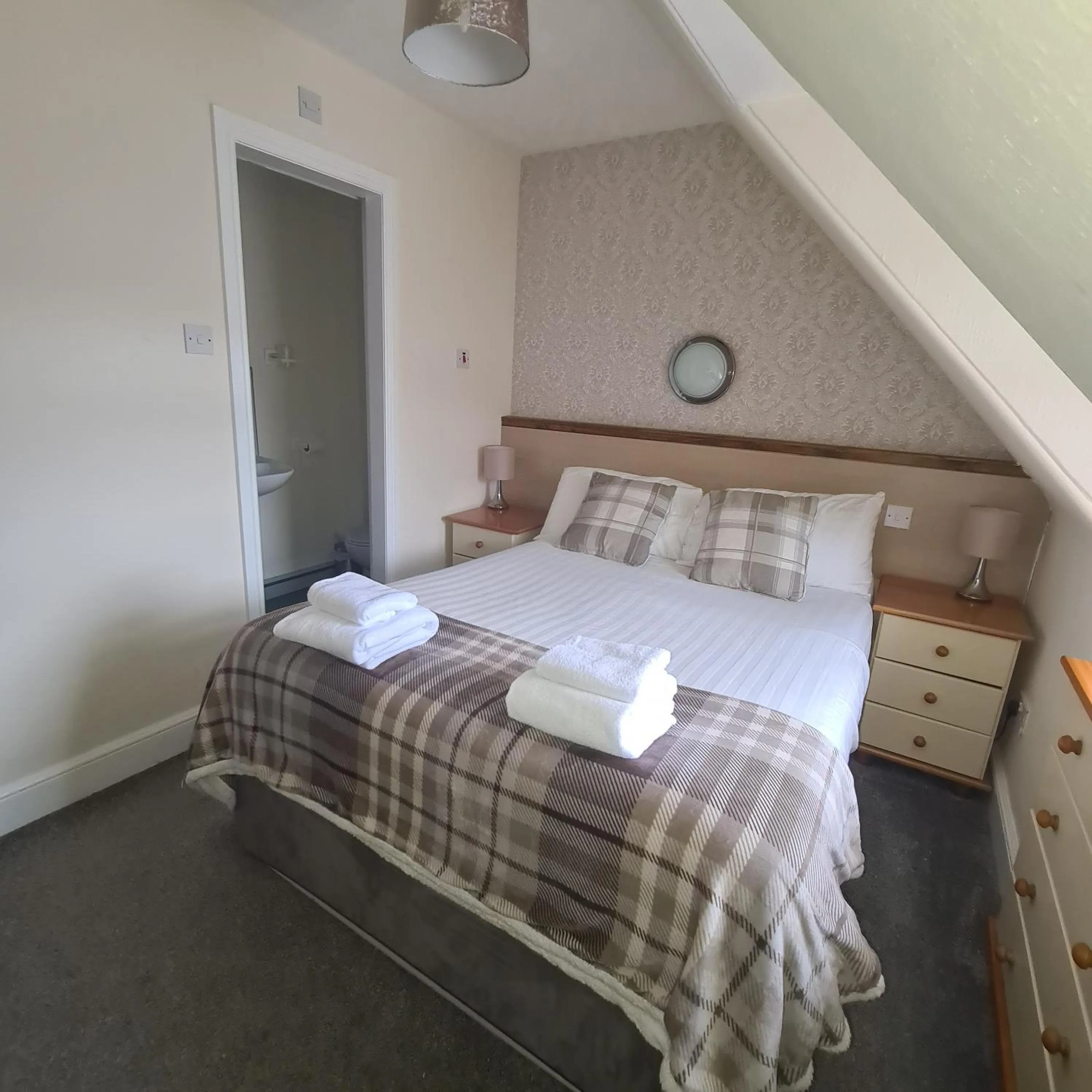 Bed in Glenmoore Guest House