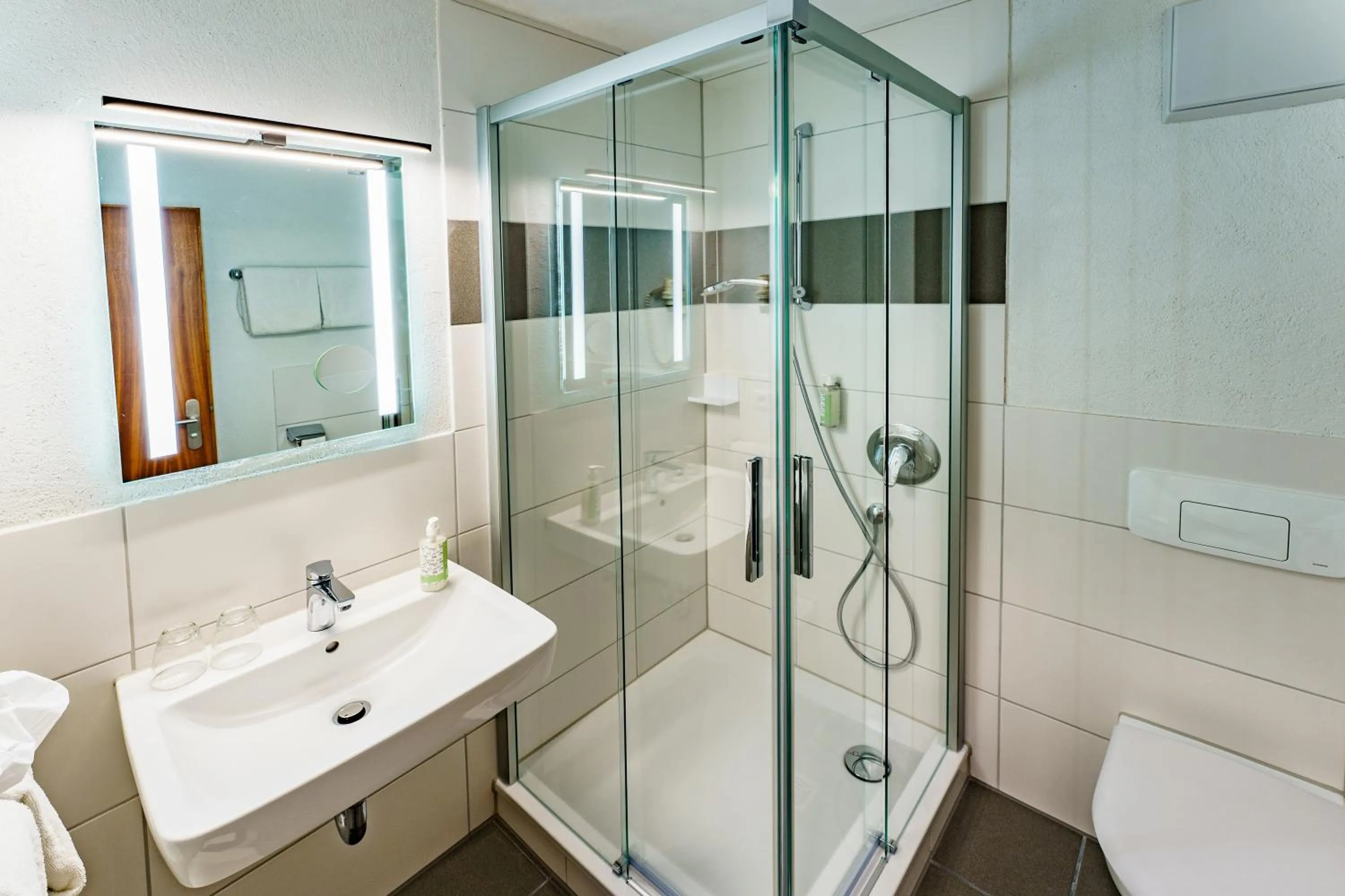 Bathroom in Akzent Hotel Restaurant Hirsch