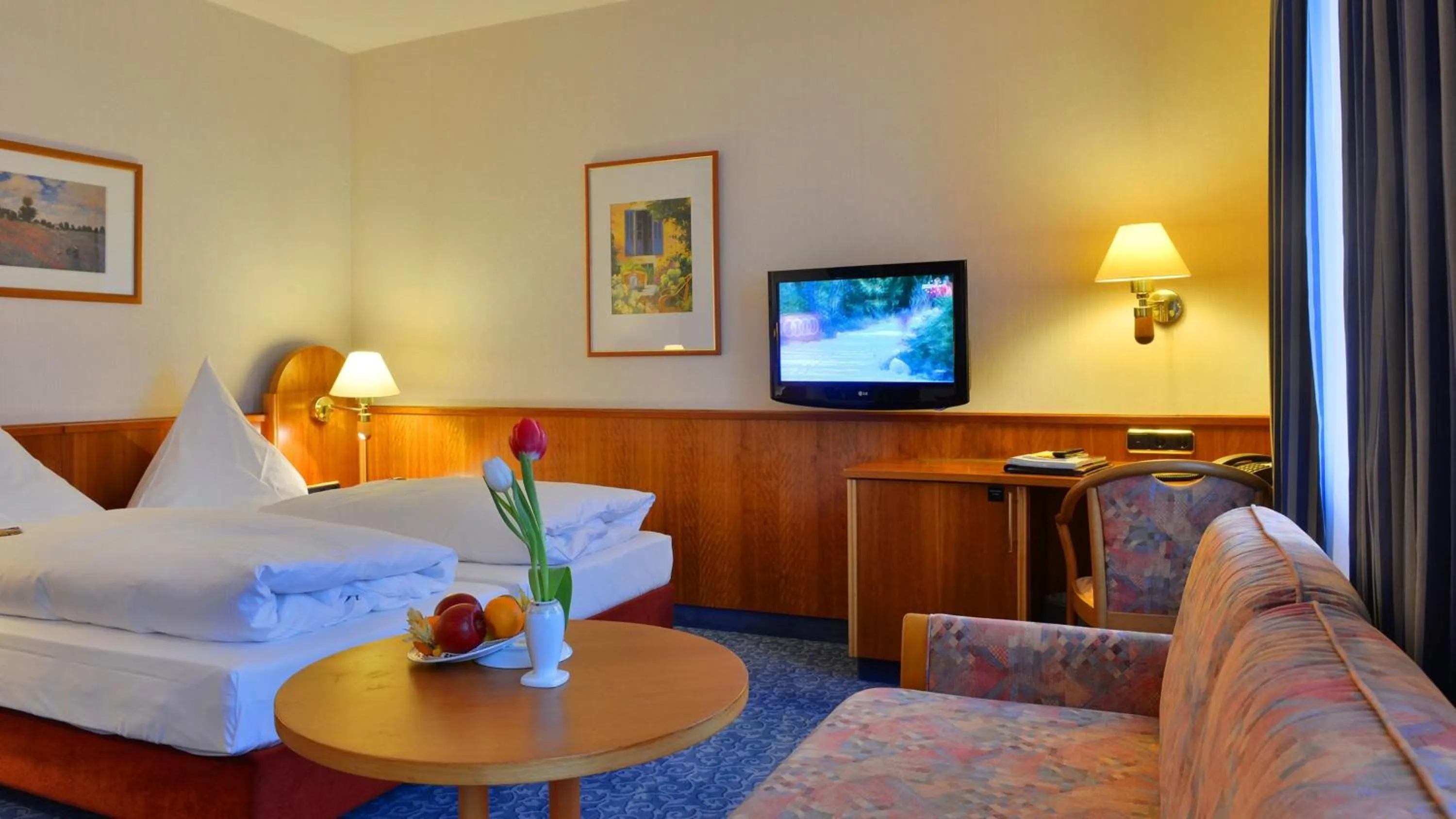 Photo of the whole room, Bed in Hotel Ilbertz Garni