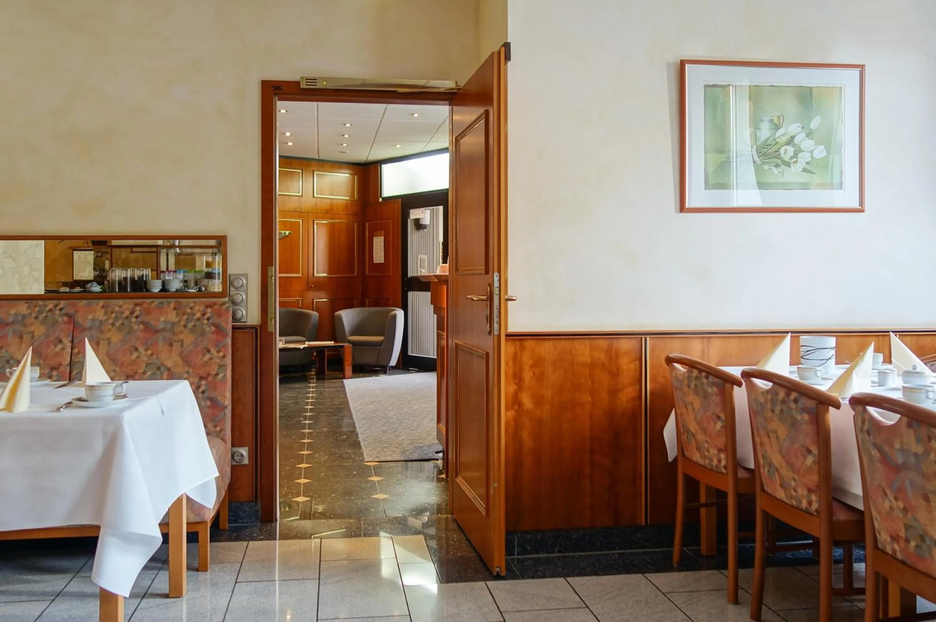 Restaurant/places to eat in Hotel Ilbertz Garni