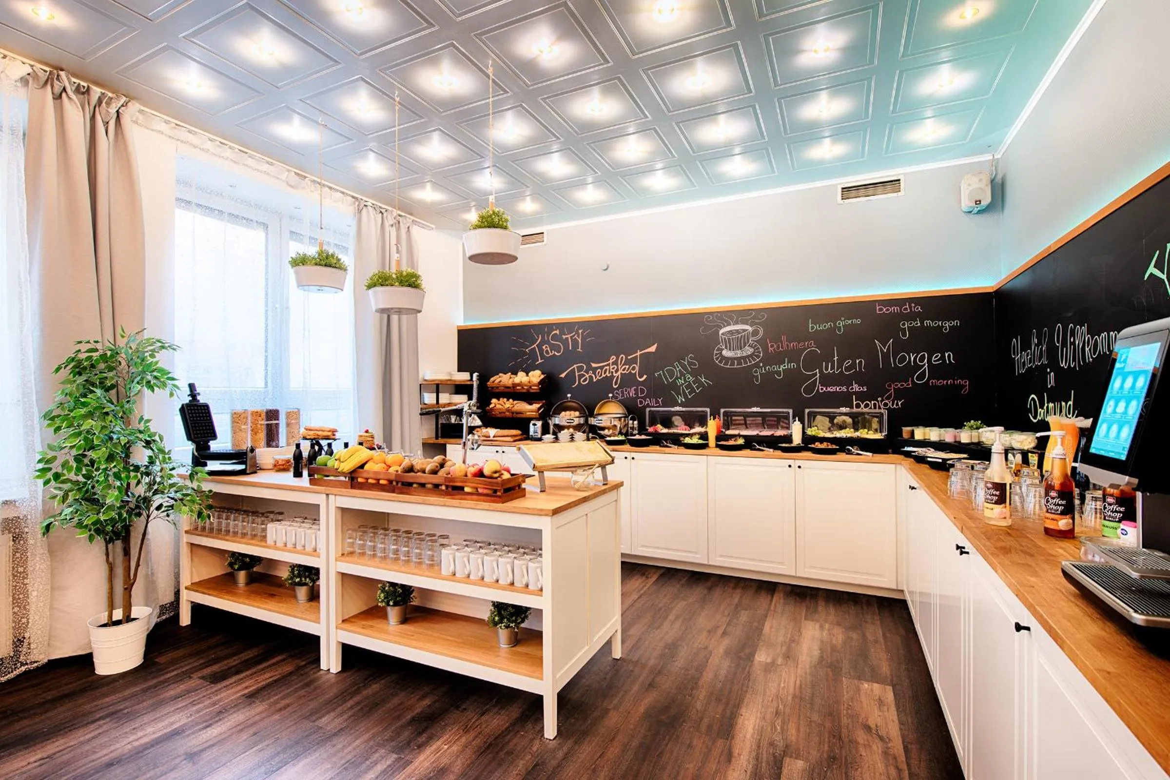 Food and drinks in Home Hotel