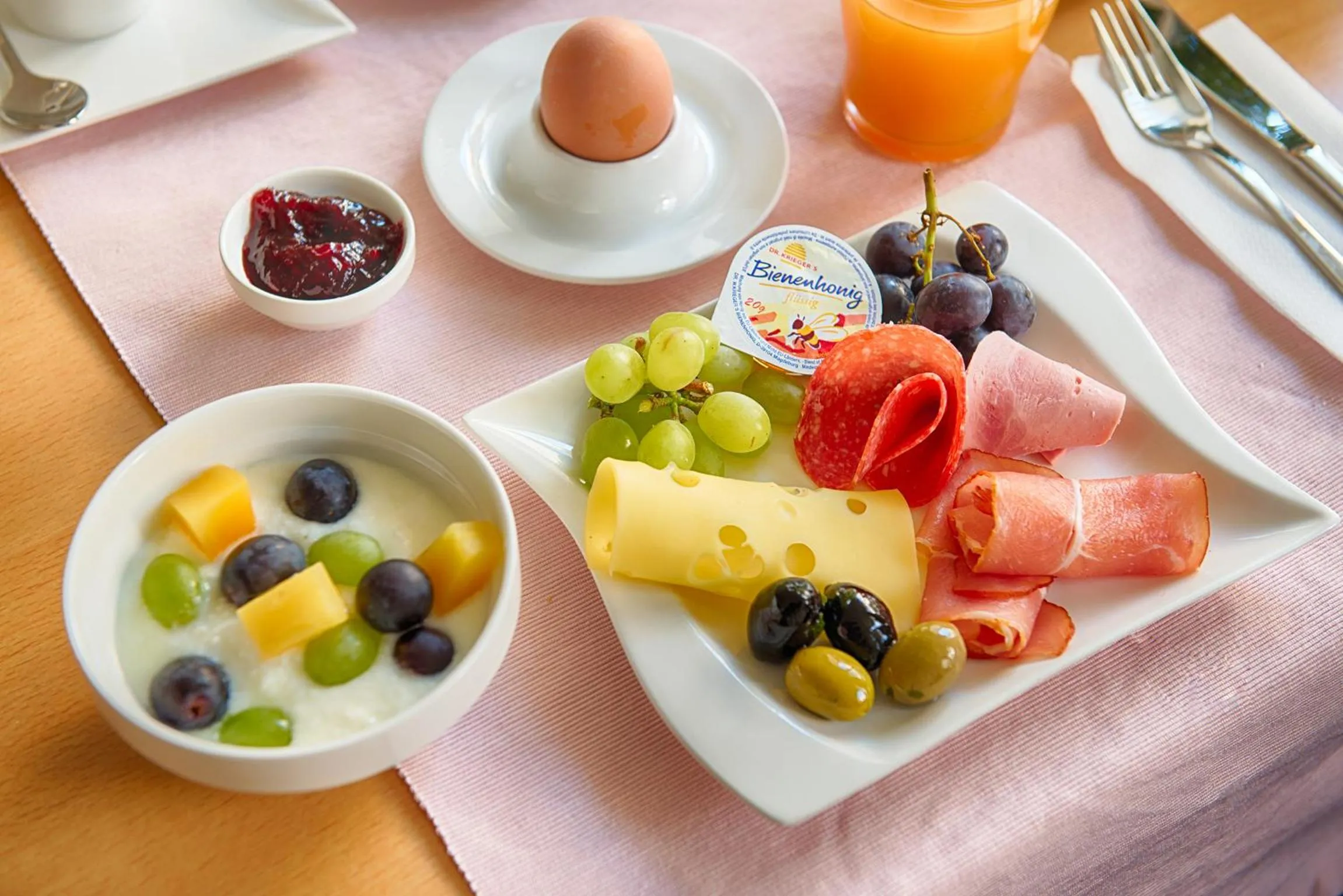 Buffet breakfast in Home Hotel