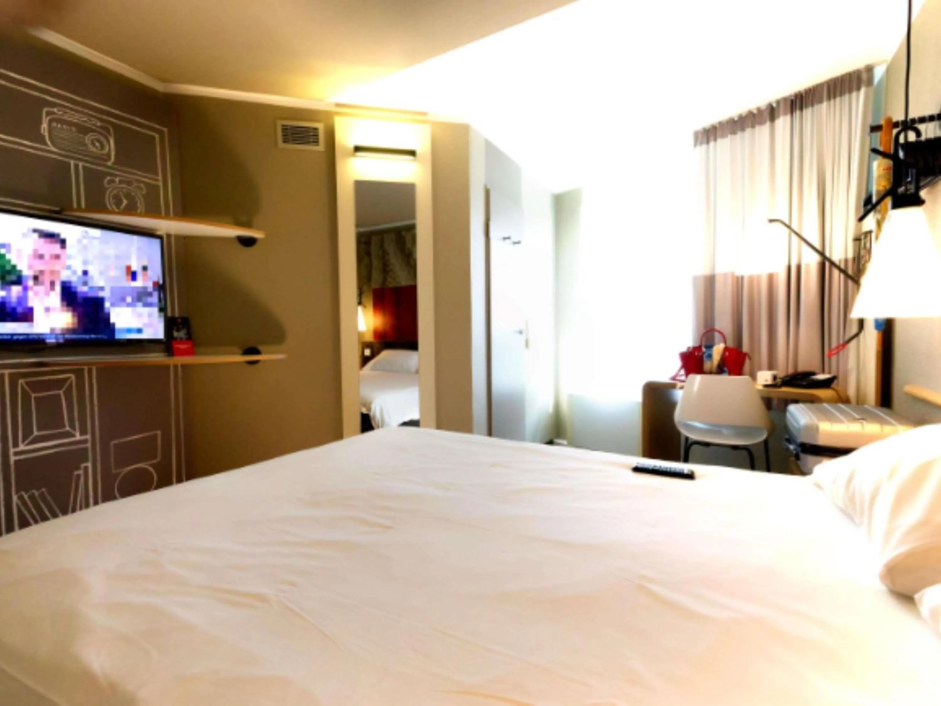 Bedroom, Bed in ibis Köln Centrum