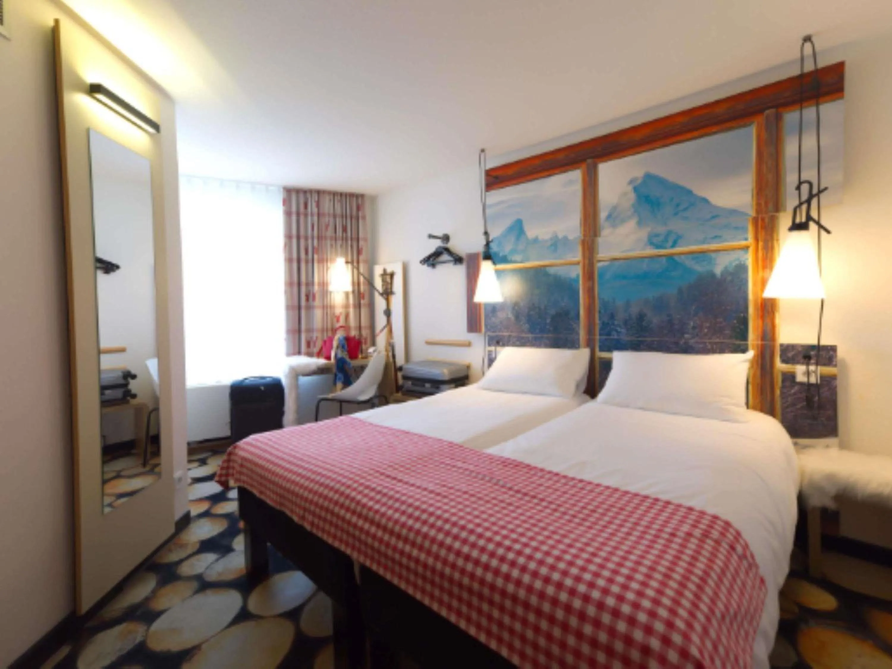 Bedroom, Bed in ibis Köln Centrum