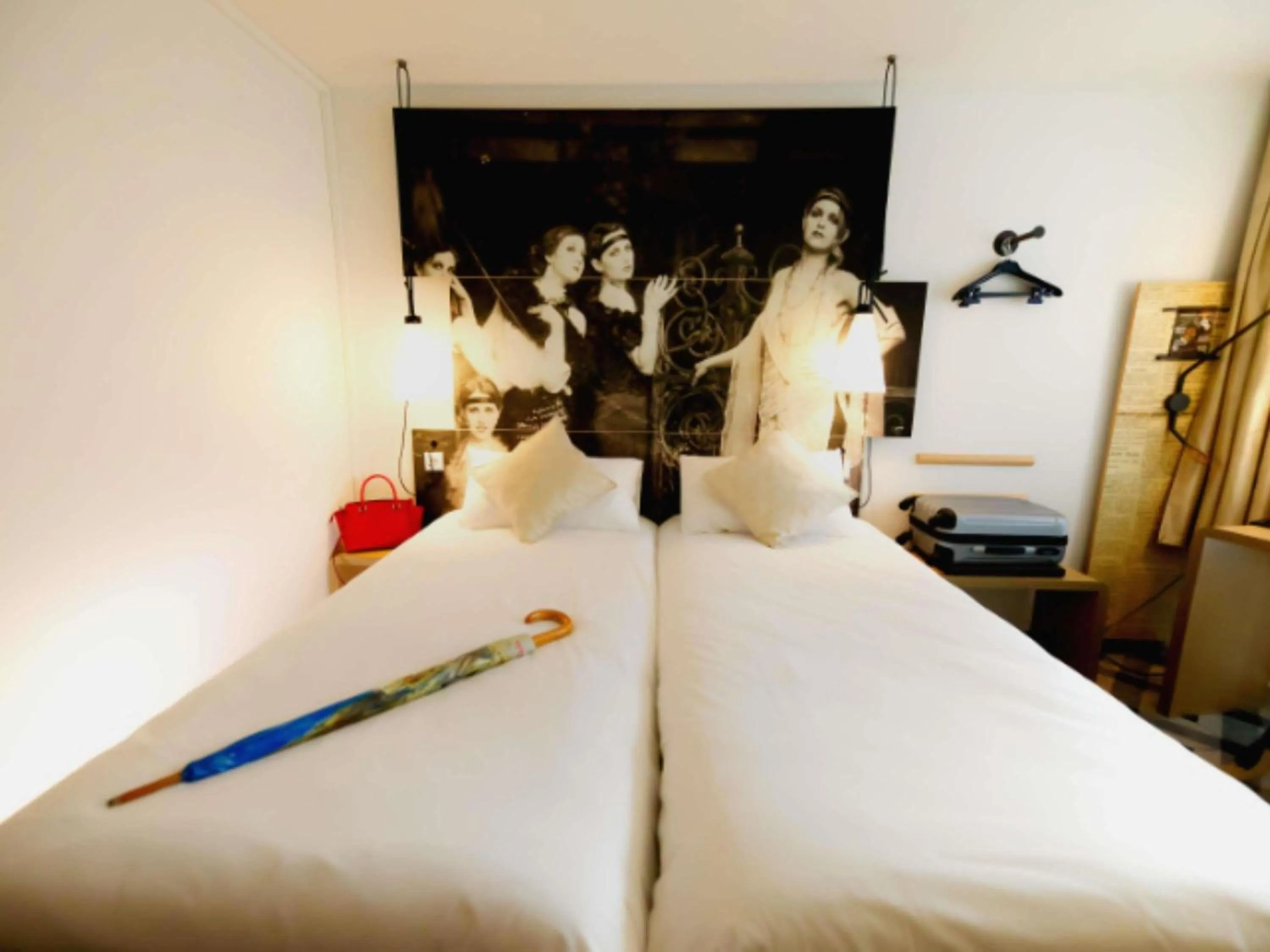 Bedroom, Bed in ibis Köln Centrum