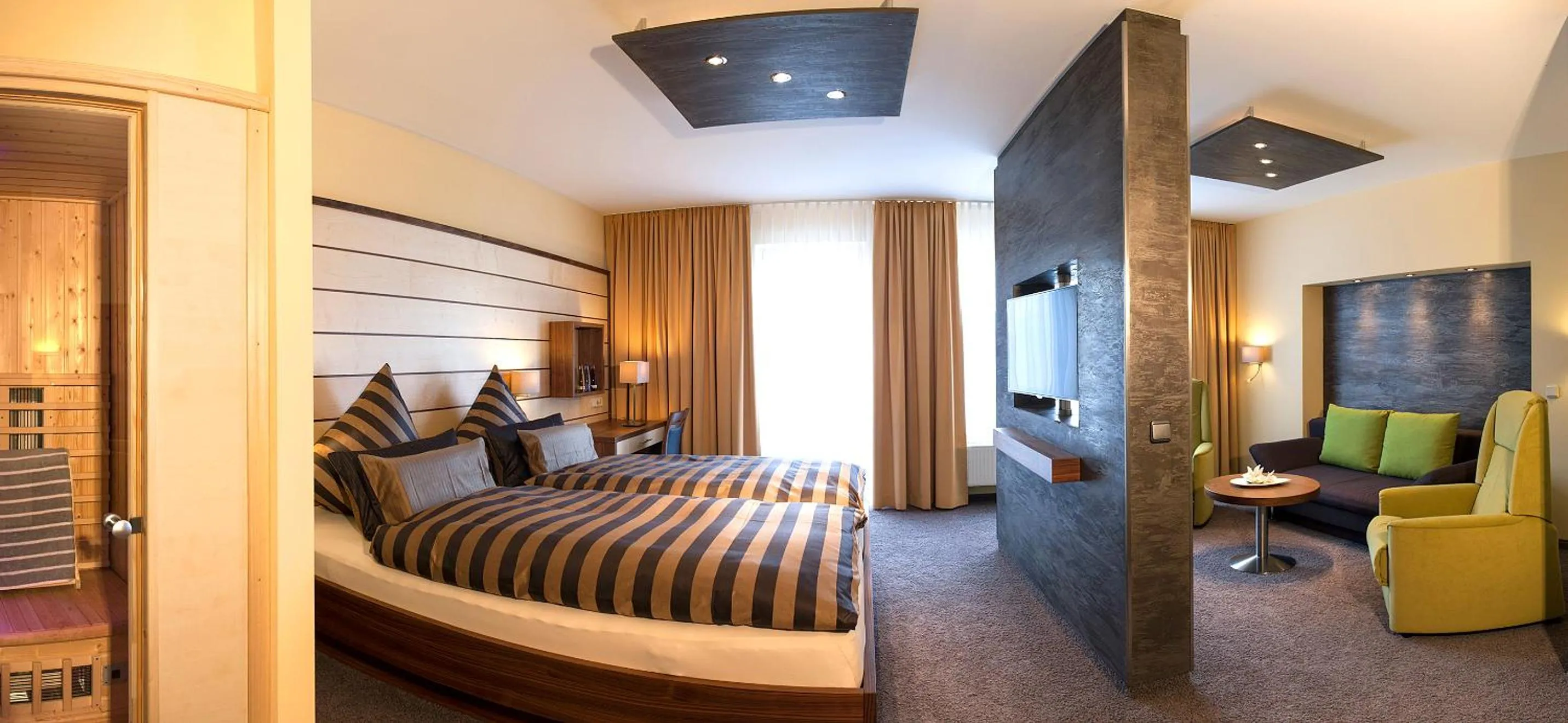 Photo of the whole room, Bed in Kur- und Wellnesshotel Förch