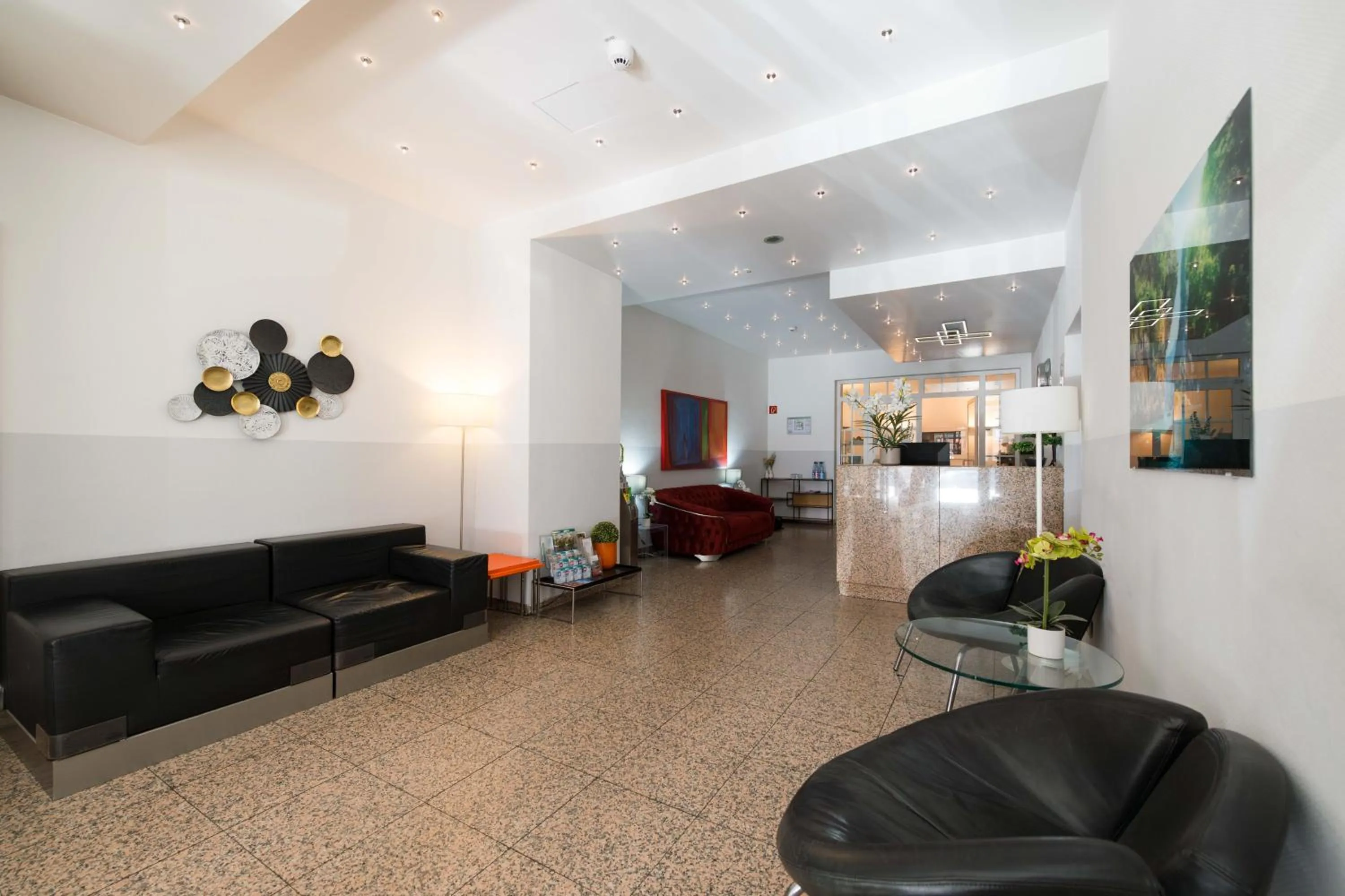 Lobby or reception in Hotel Topas Frankfurt City Centre