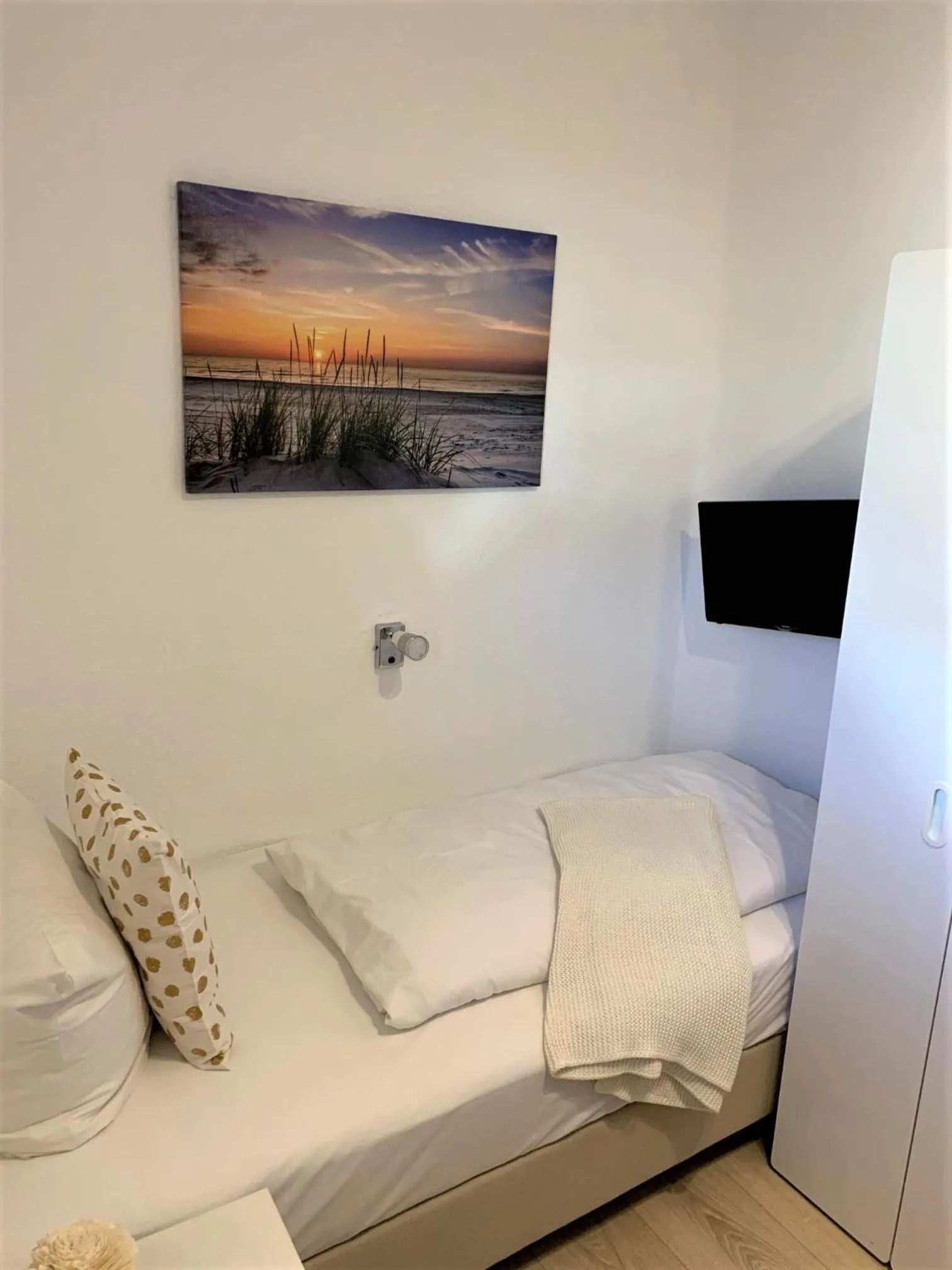 Seating area, Bed in Hotel zum Adler