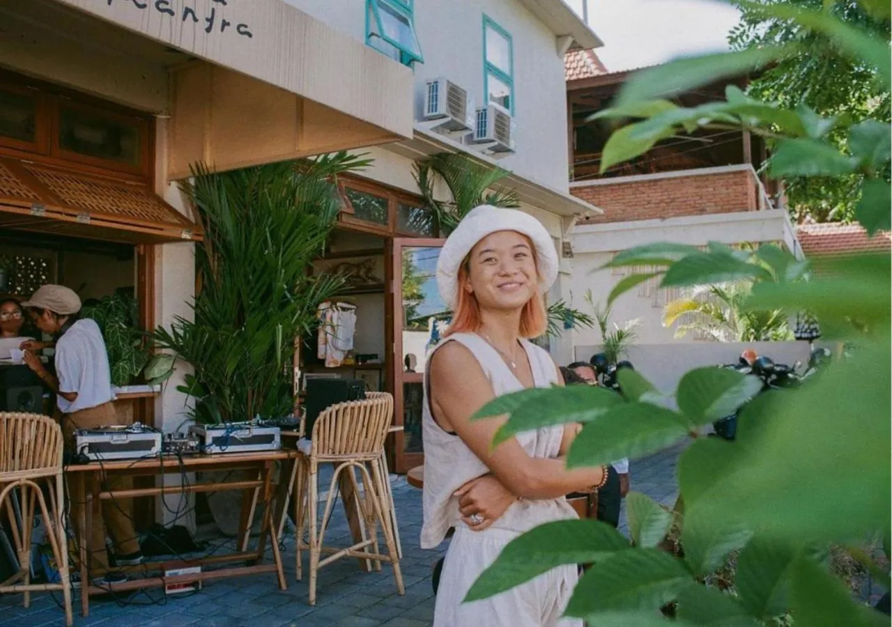 Restaurant/places to eat in Good Mantra Studio