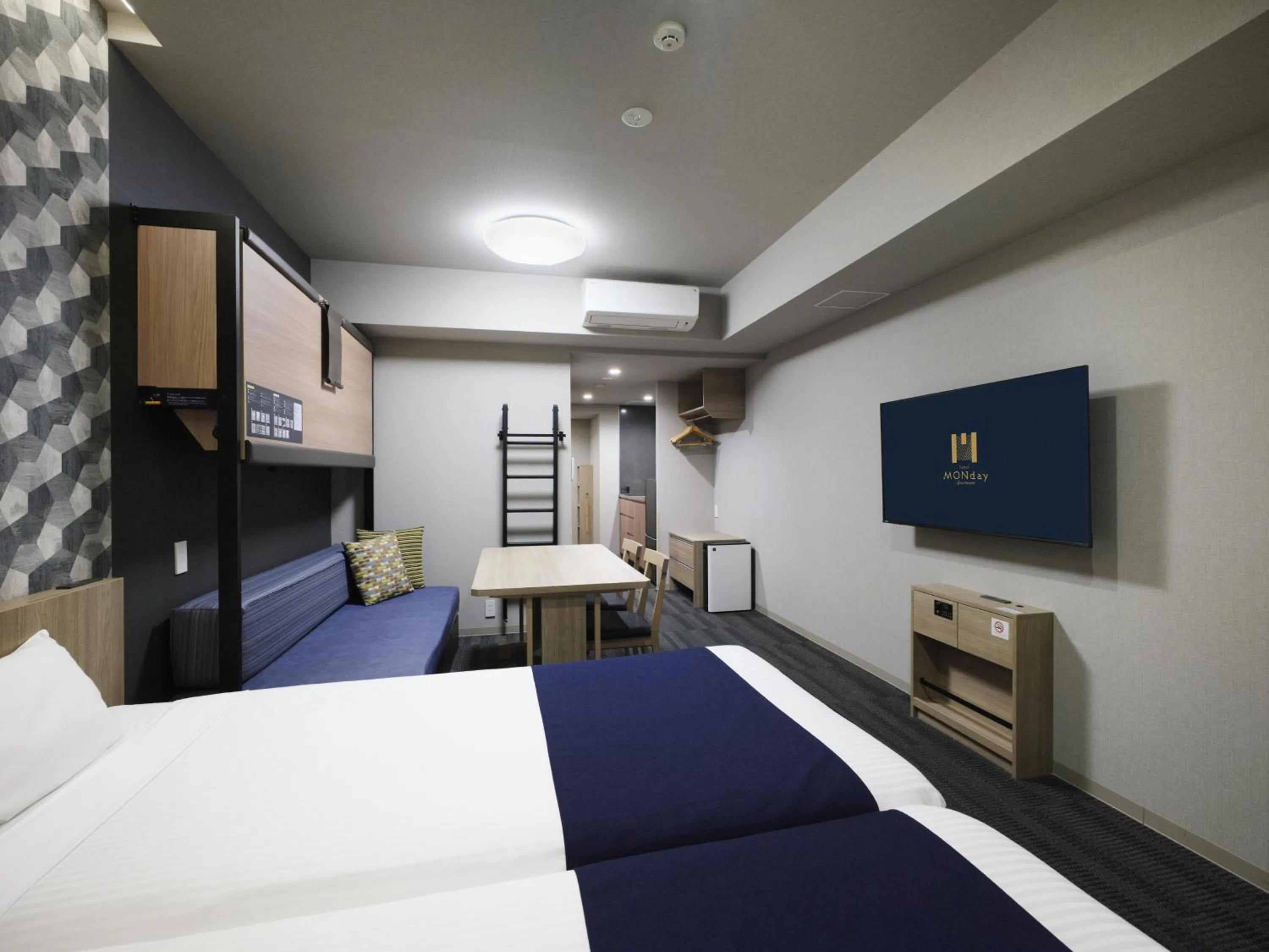 Bed in MONday Apart Ueno Shinokachimachi