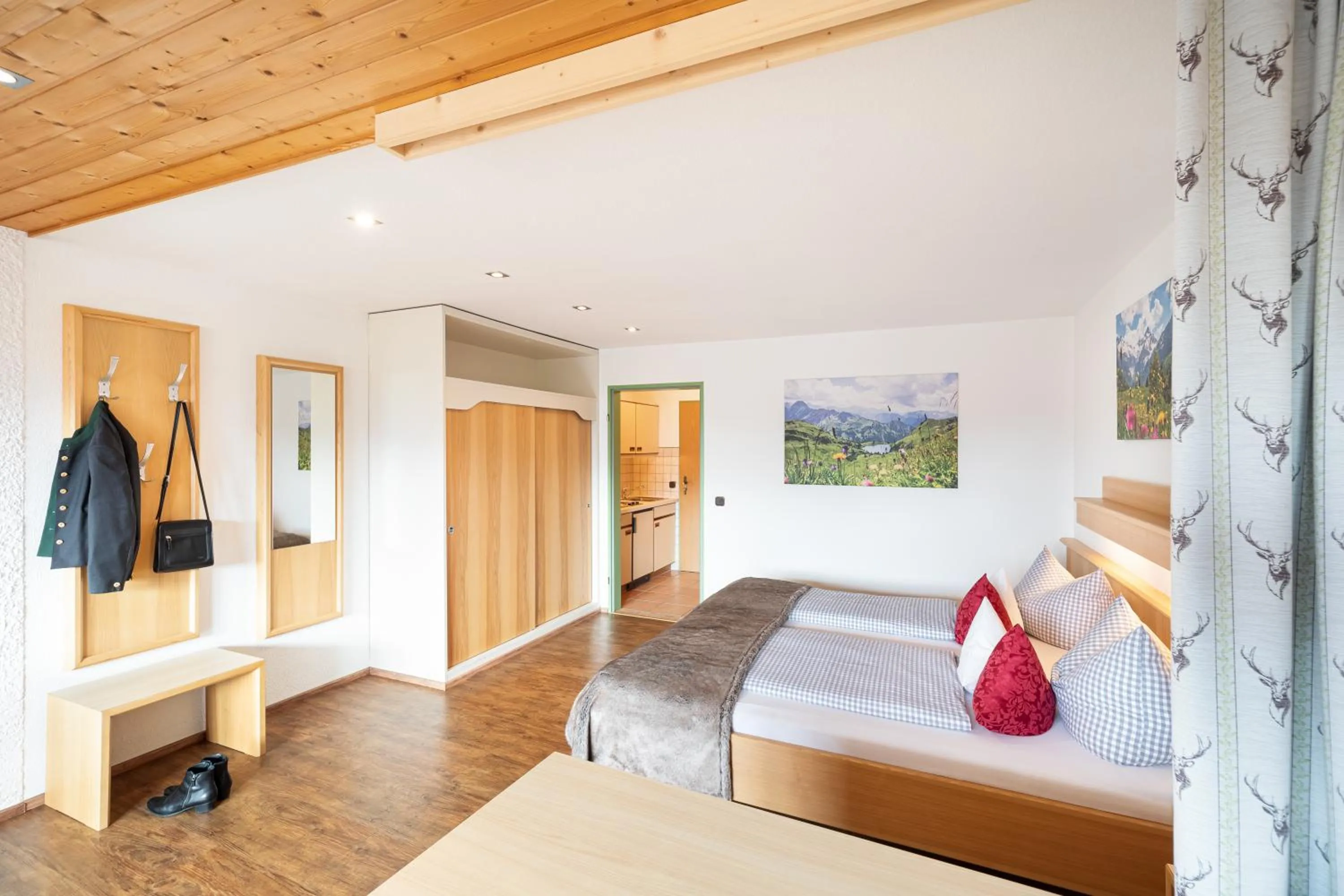 Bed in Familien- und Wellnesshotel "Landhaus Viktoria"