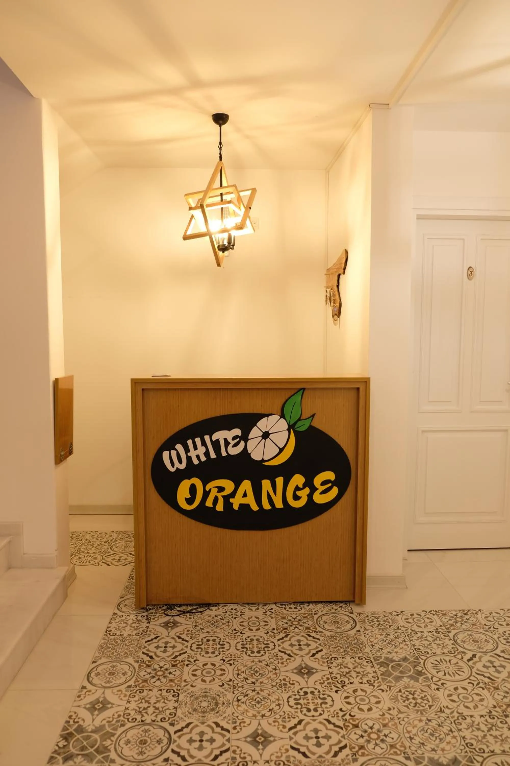 Decorative detail in White Orange