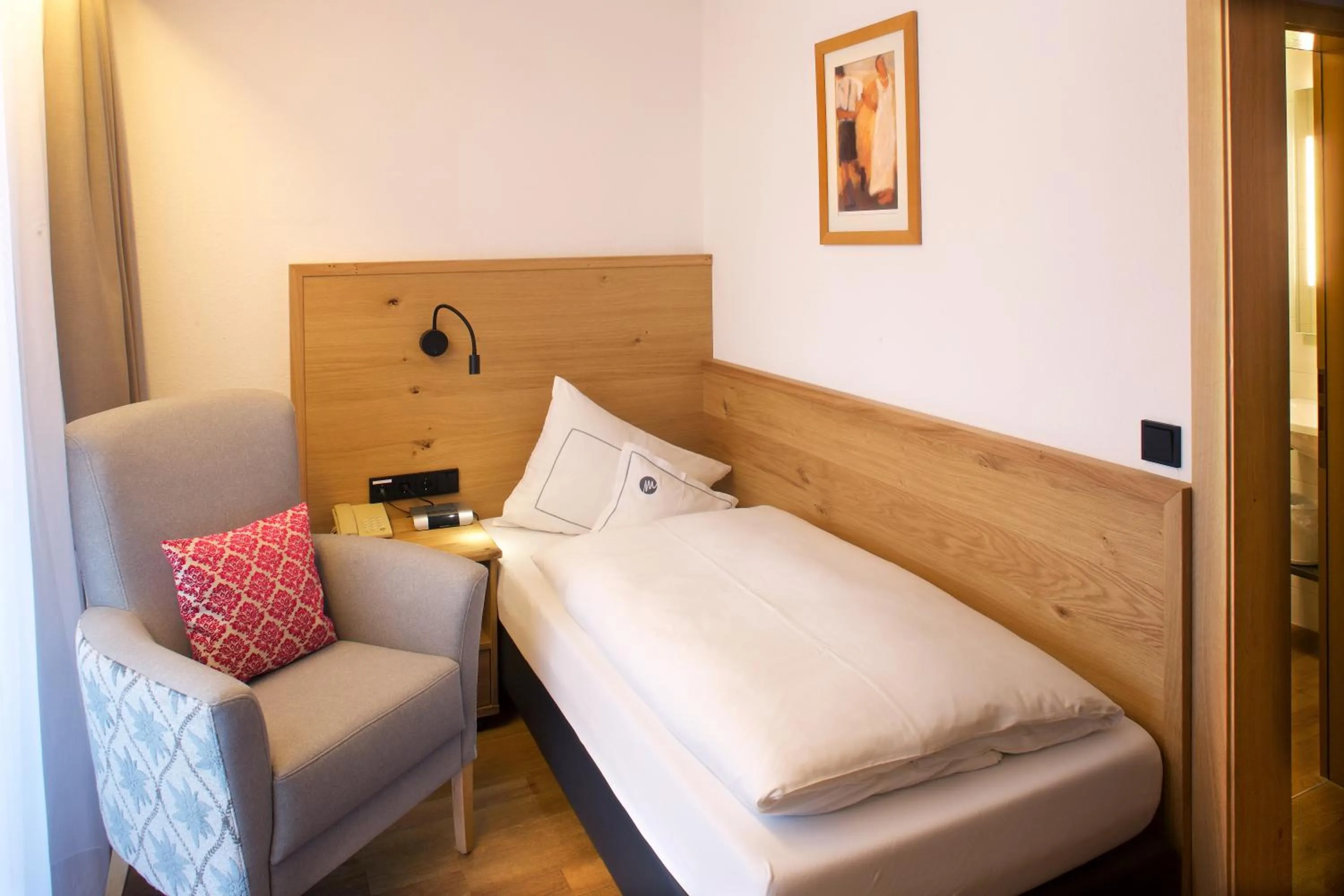 Bed in Hotel Menning ***S