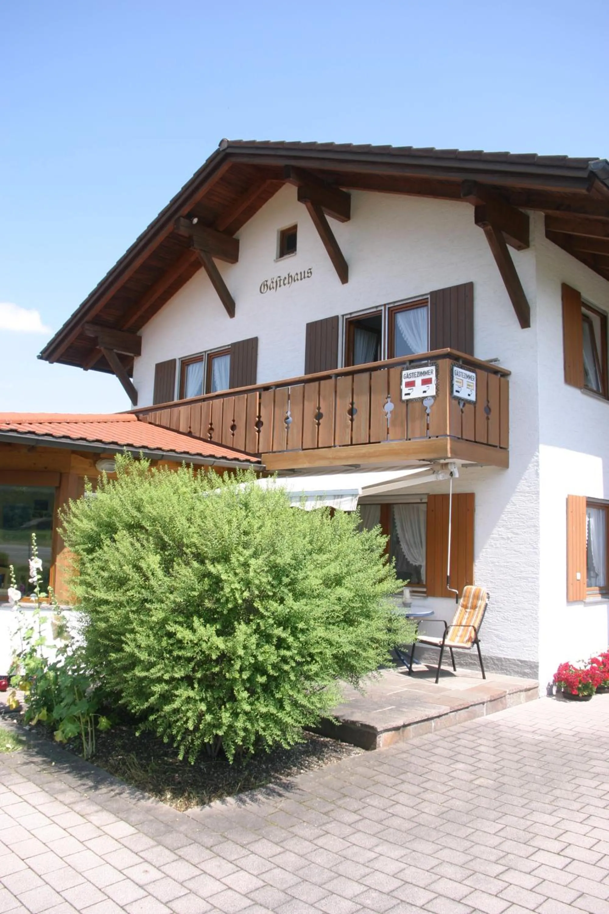 Facade/entrance in Gästehaus Elisabeth