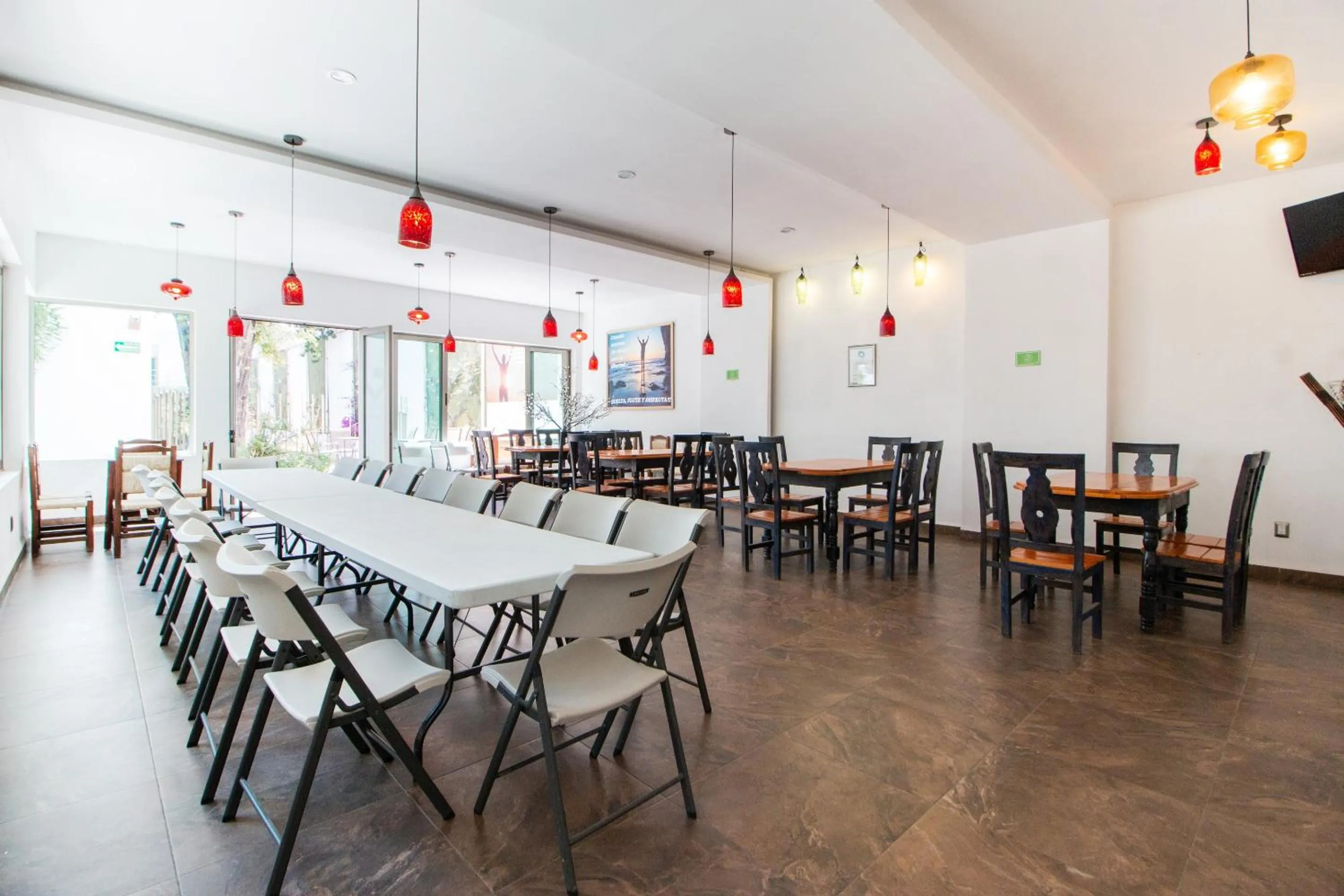 Restaurant/places to eat in Capital O Hotel Vitale Leon MX