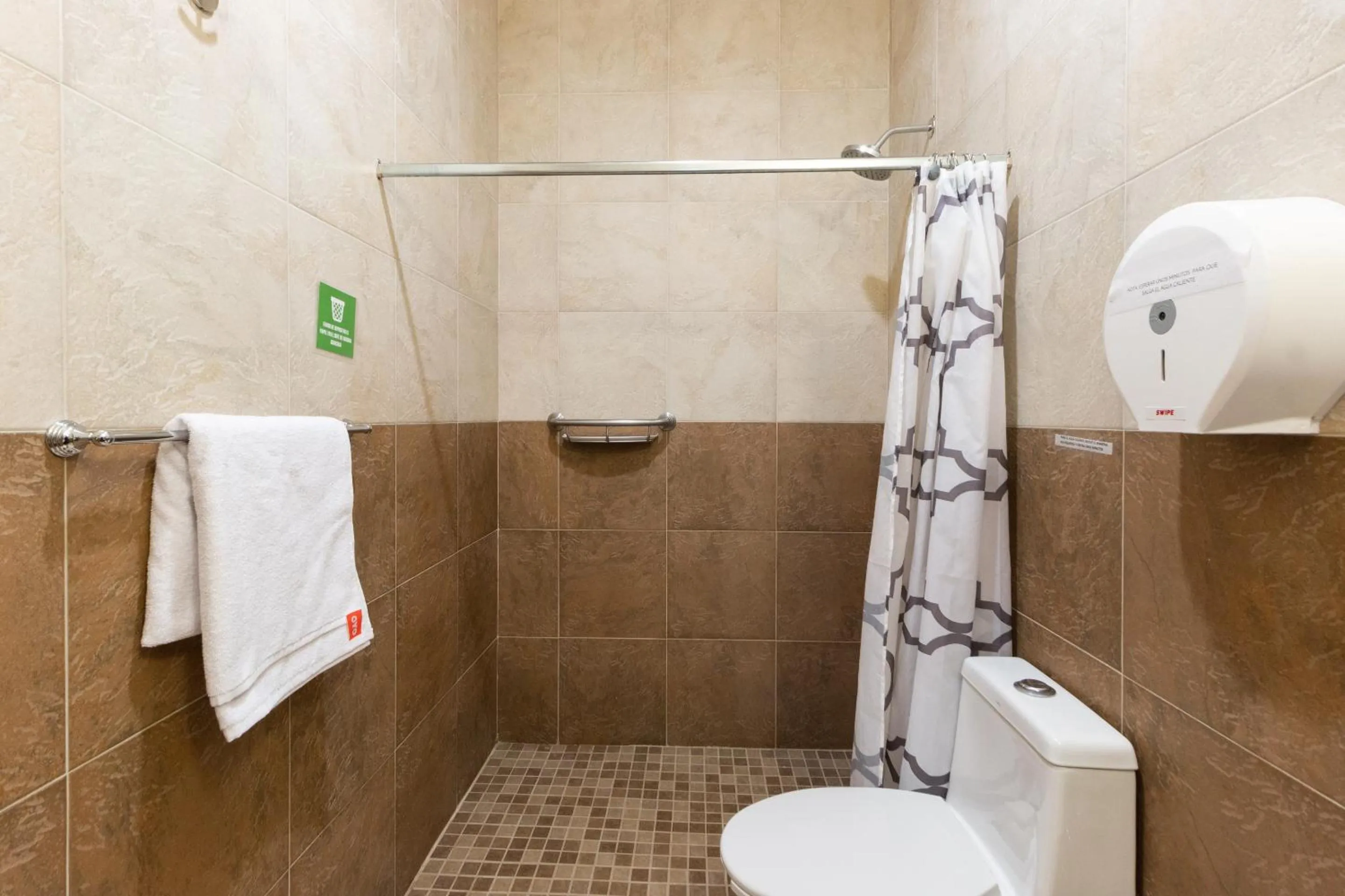 Bathroom in Capital O Hotel Vitale Leon MX