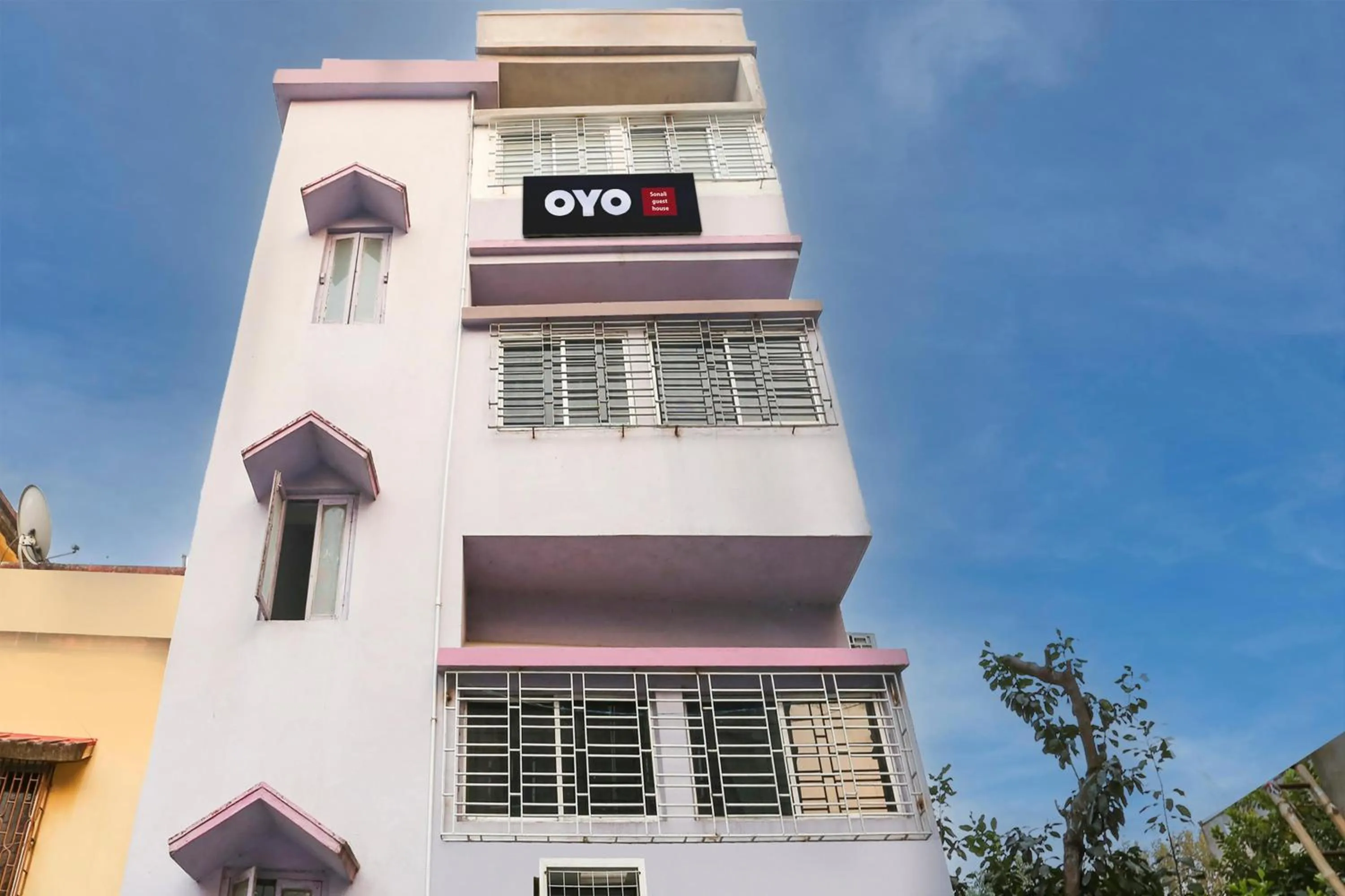 Facade/entrance in Hotel O Sonali Guest house