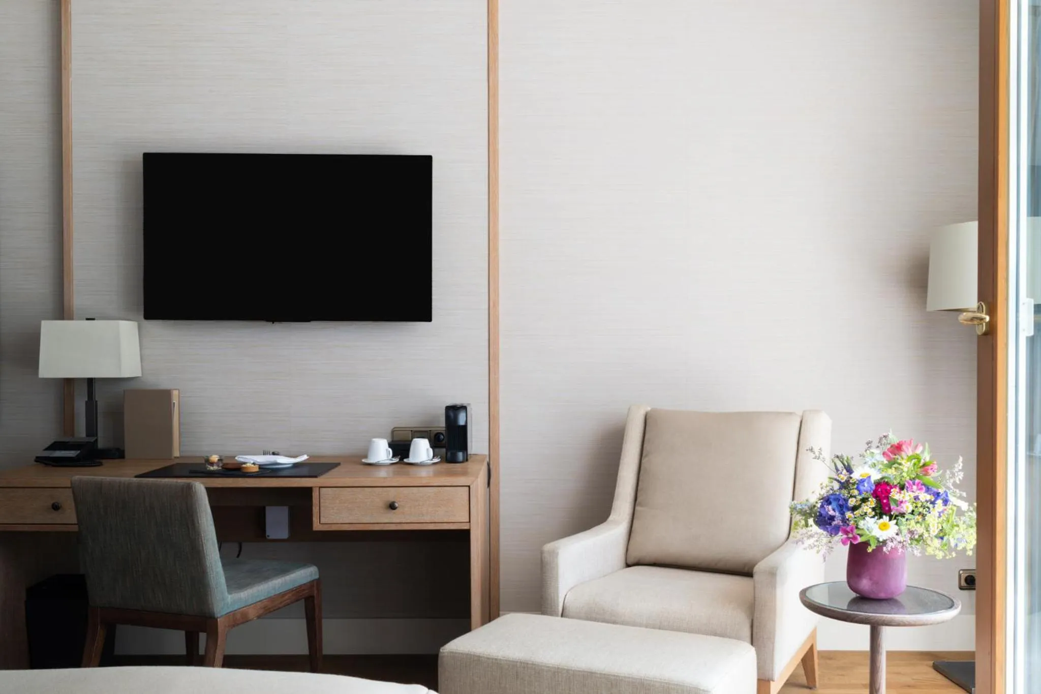 Seating area in Althoff Seehotel Überfahrt