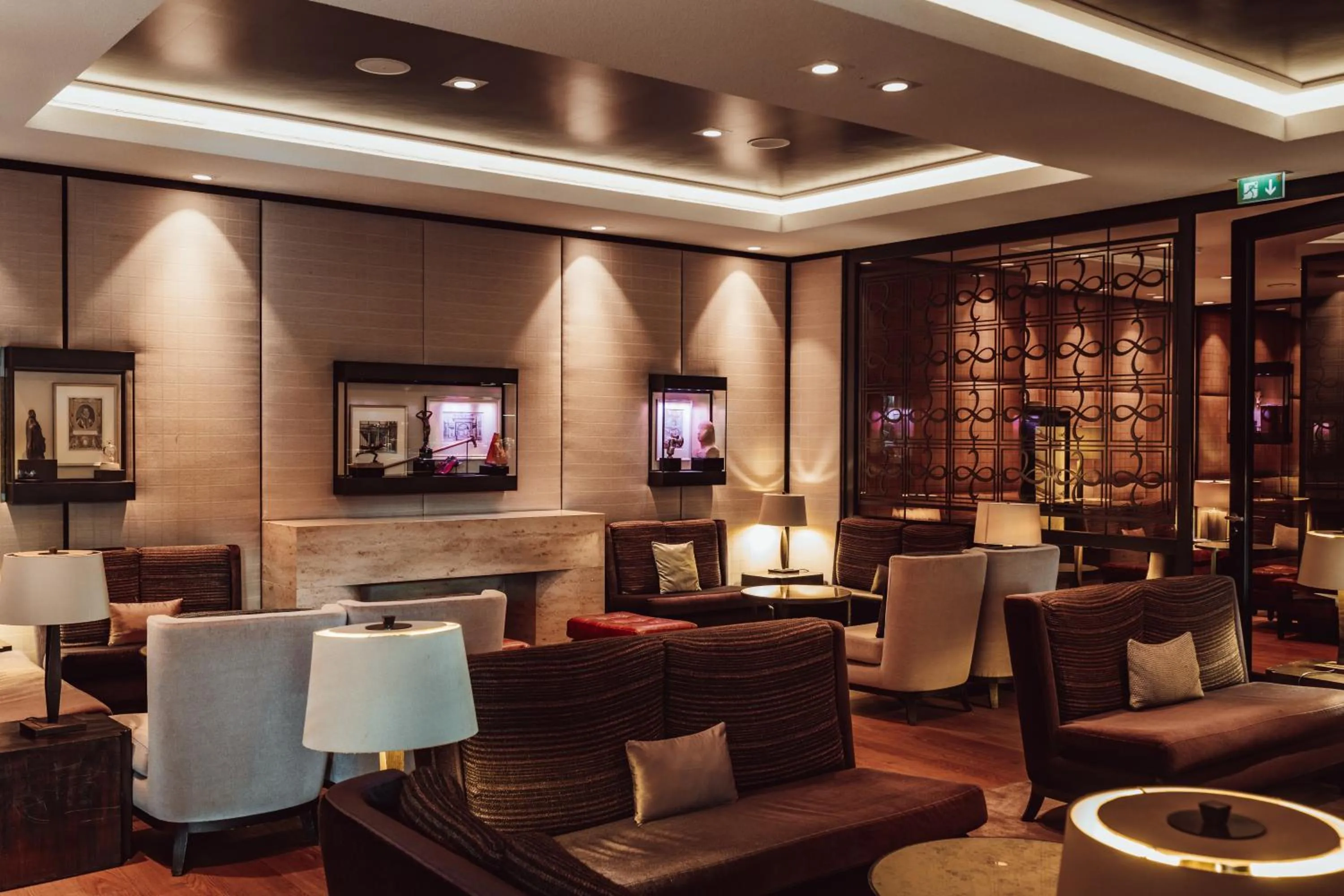 Lounge or bar in Althoff Seehotel Überfahrt