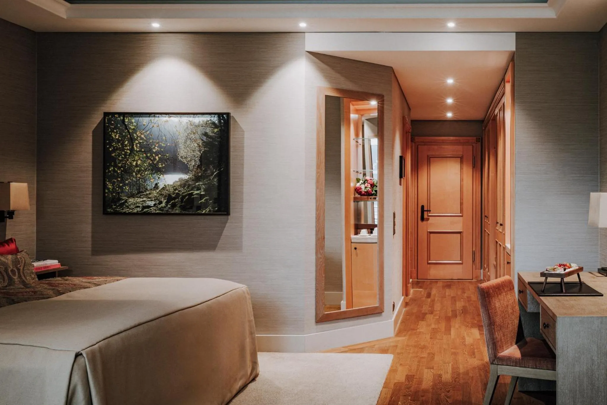 Photo of the whole room, Bed in Althoff Seehotel Überfahrt