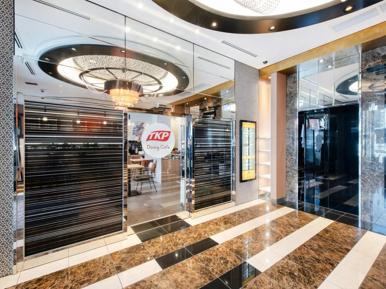 Restaurant/places to eat in APA Hotel Fukuoka Tenjin Nishi