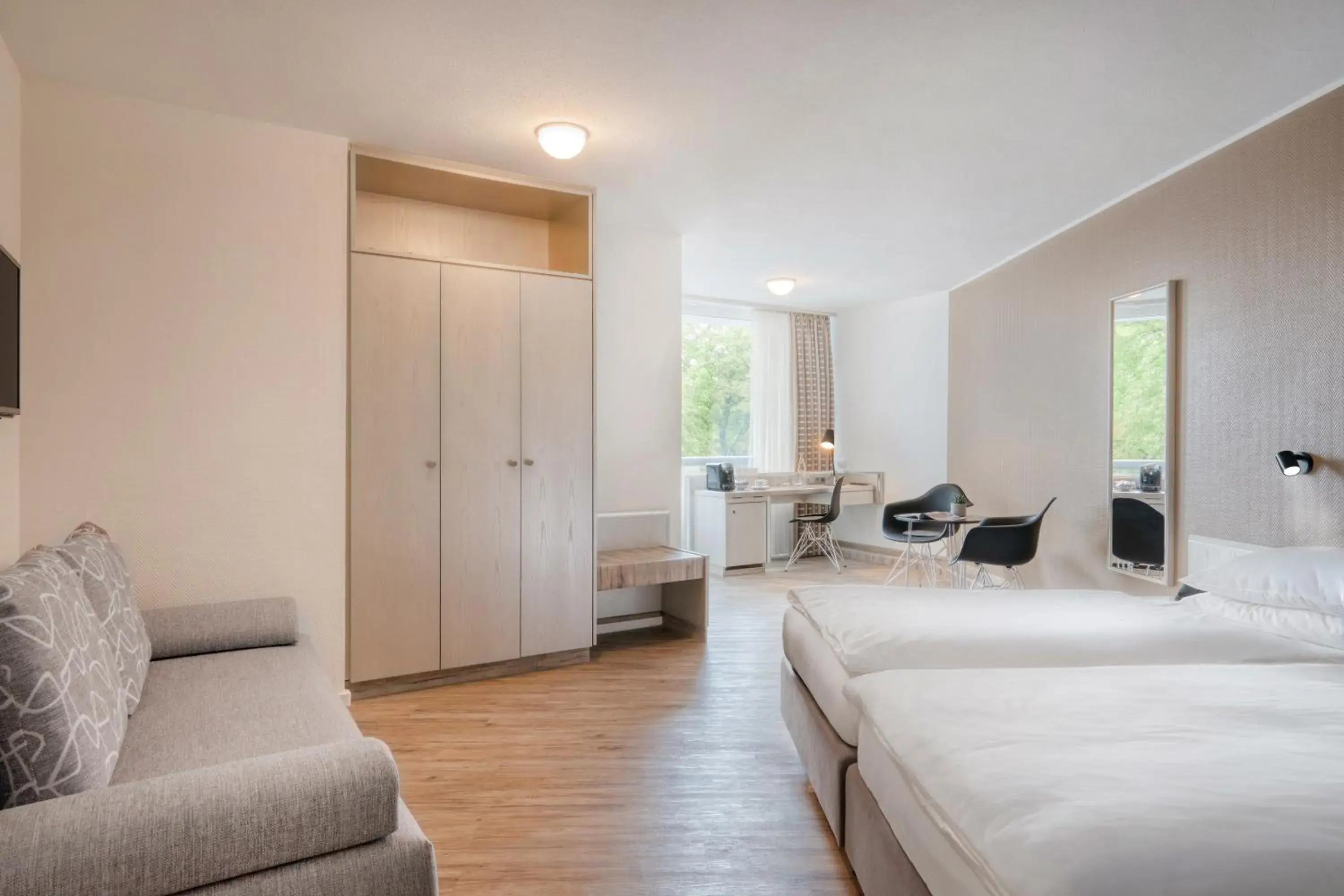 Privilege Double Room with Sofa Bed - single occupancy in PARKHOTEL Hameln Privilege Double Room with Sofa Bed - single occupancy in PARKHOTEL Hameln